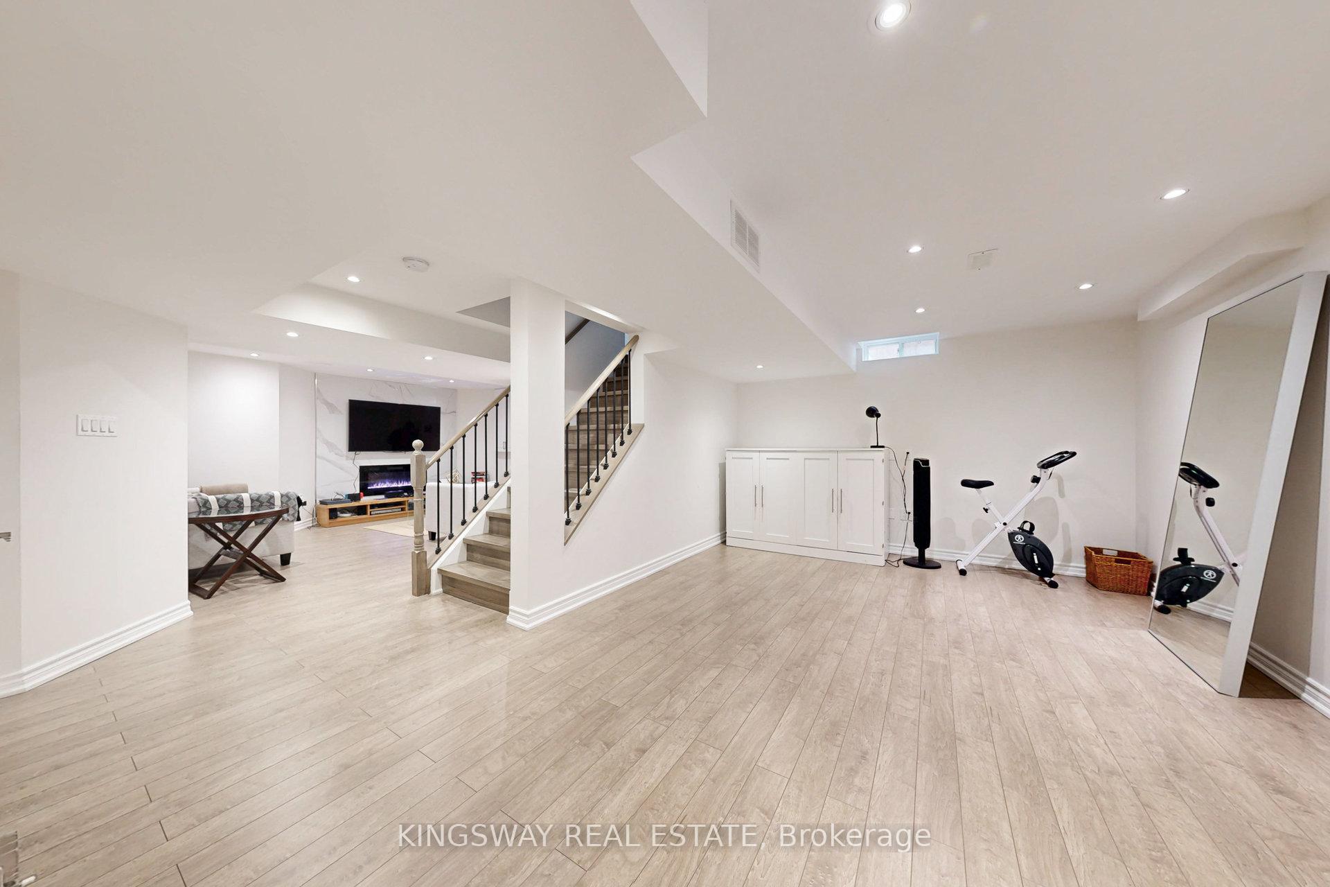Photo 16 of 142 Valleyway Drive, Brampton, Credit Valley — HOMEH