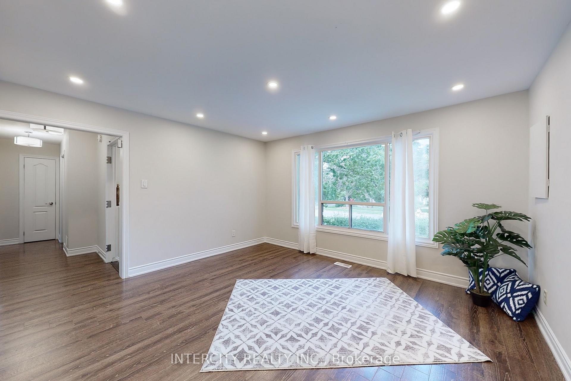 Photo 9 of 122 Rutherford Road N, Brampton, Madoc — HOMEH