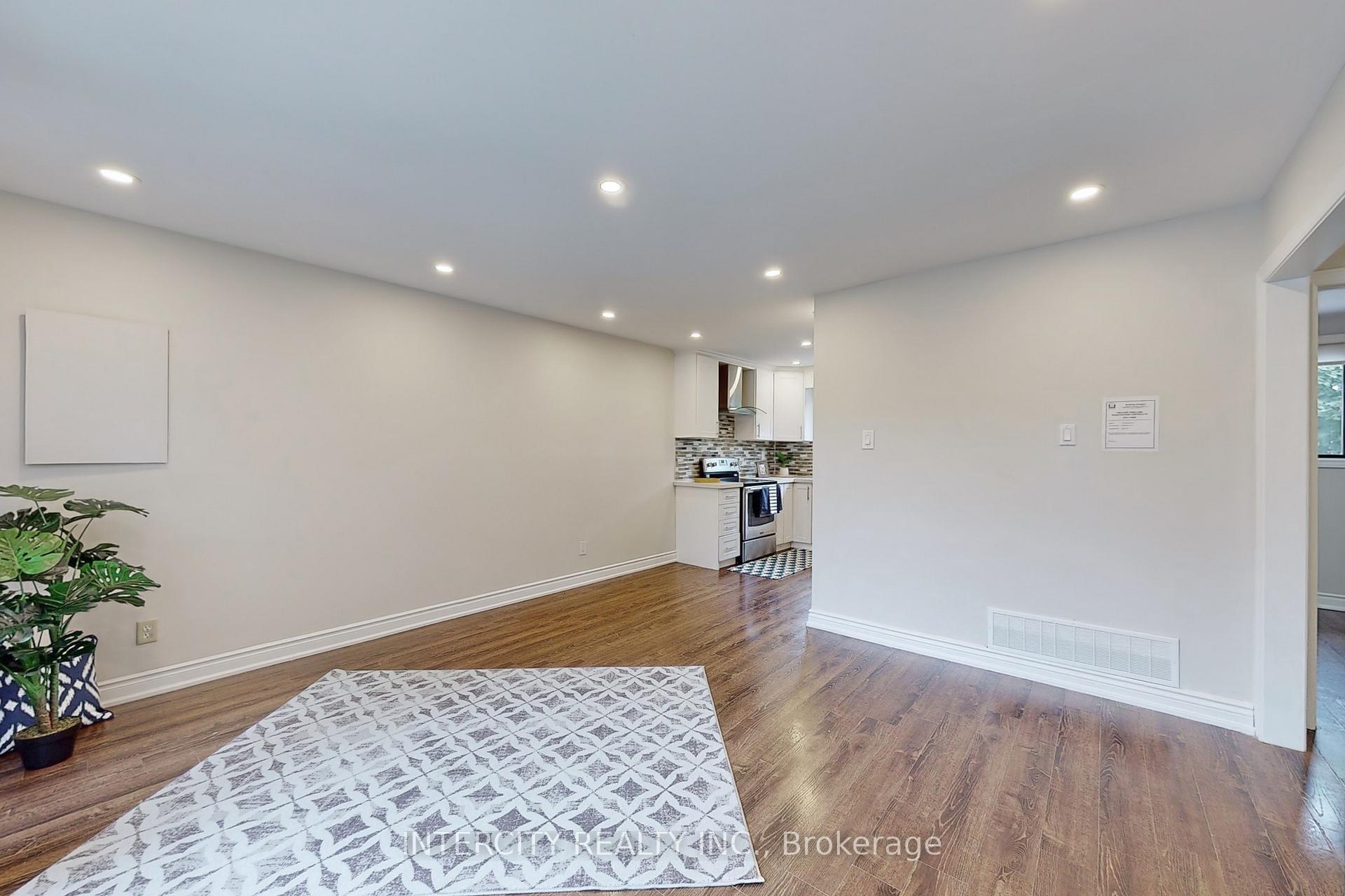 Photo 4 of 122 Rutherford Road N, Brampton, Madoc — HOMEH