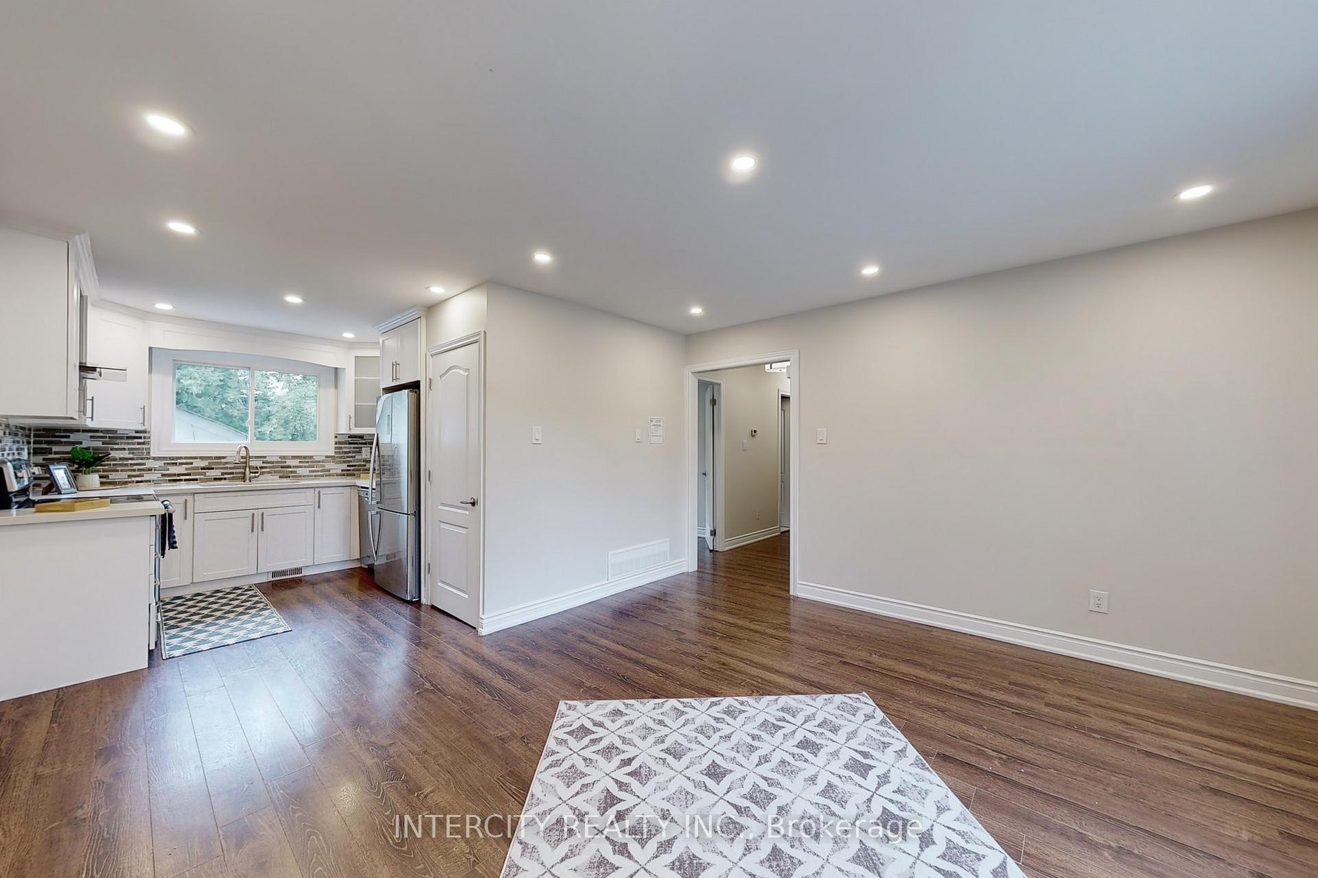 Photo 6 of 122 Rutherford Road N, Brampton, Madoc — HOMEH