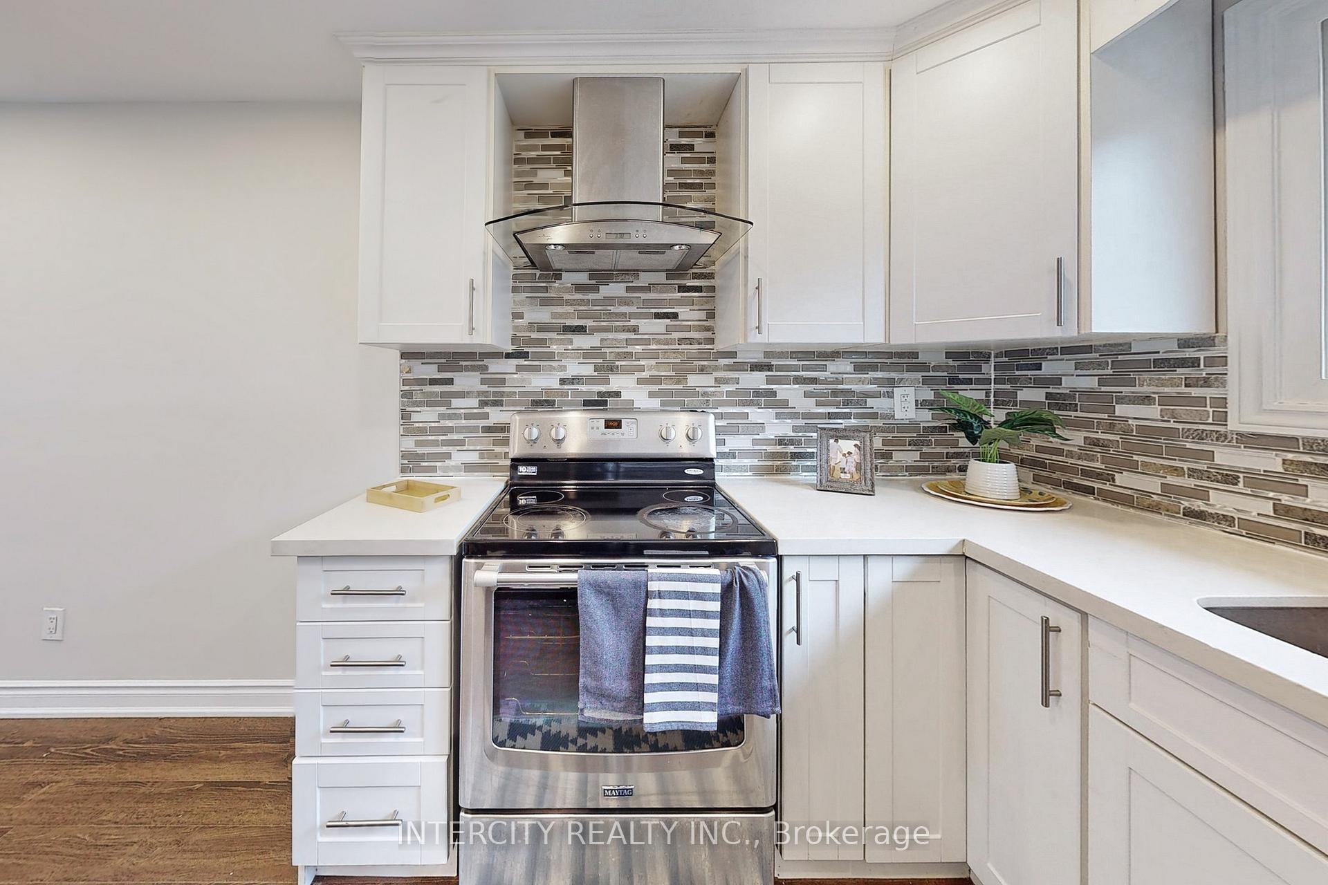 Photo 8 of 122 Rutherford Road N, Brampton, Madoc — HOMEH