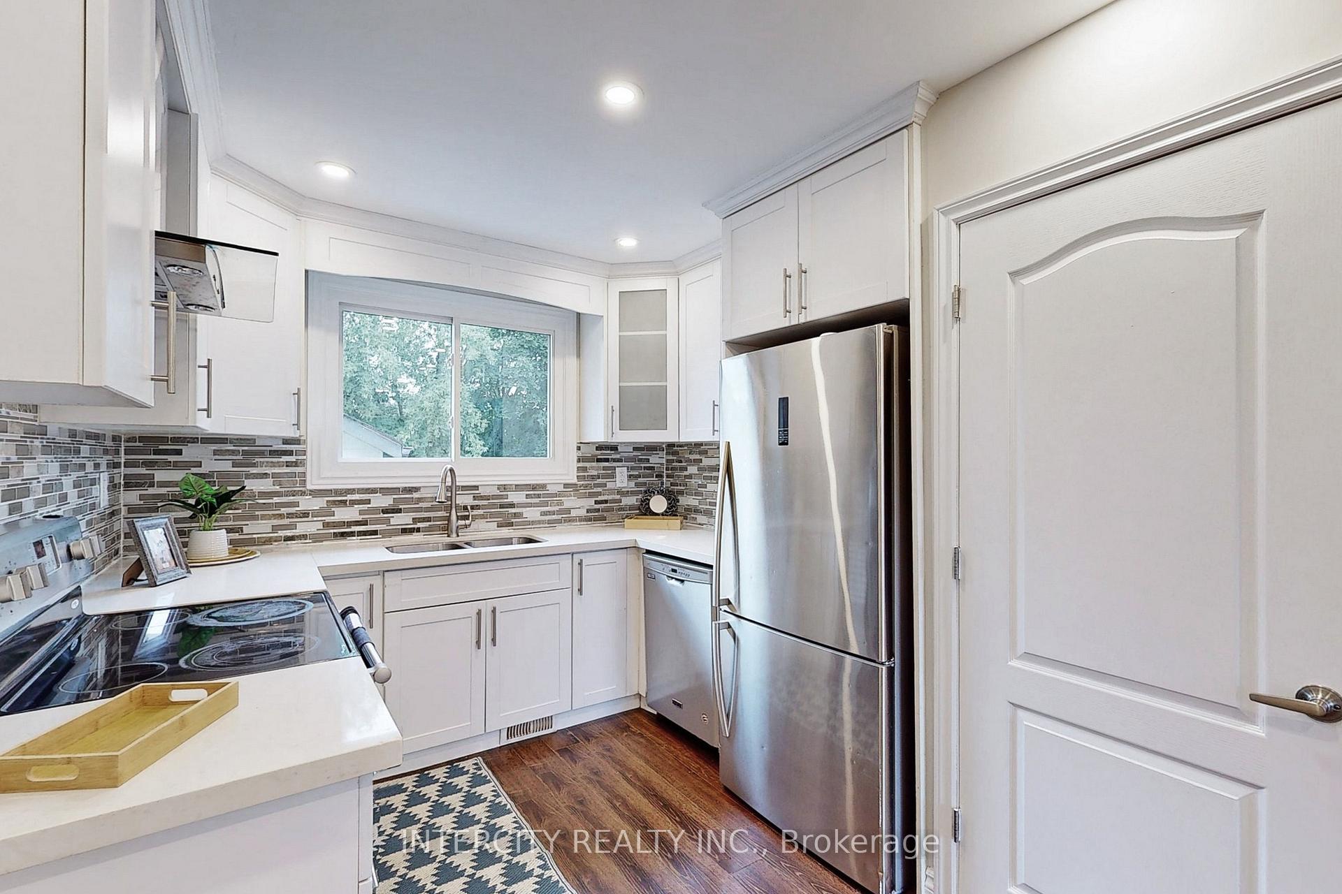 Photo 10 of 122 Rutherford Road N, Brampton, Madoc — HOMEH