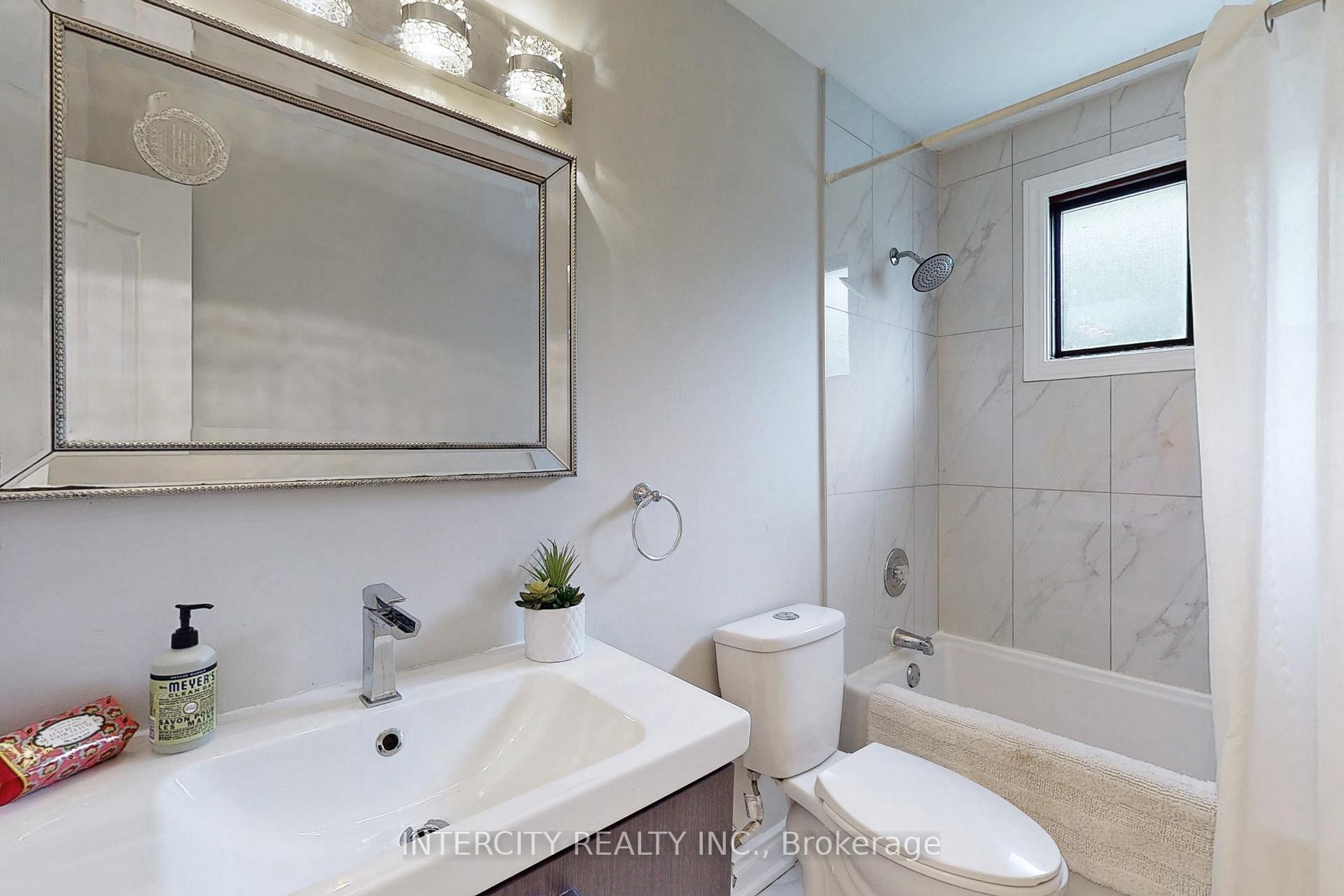 Photo 18 of 122 Rutherford Road N, Brampton, Madoc — HOMEH