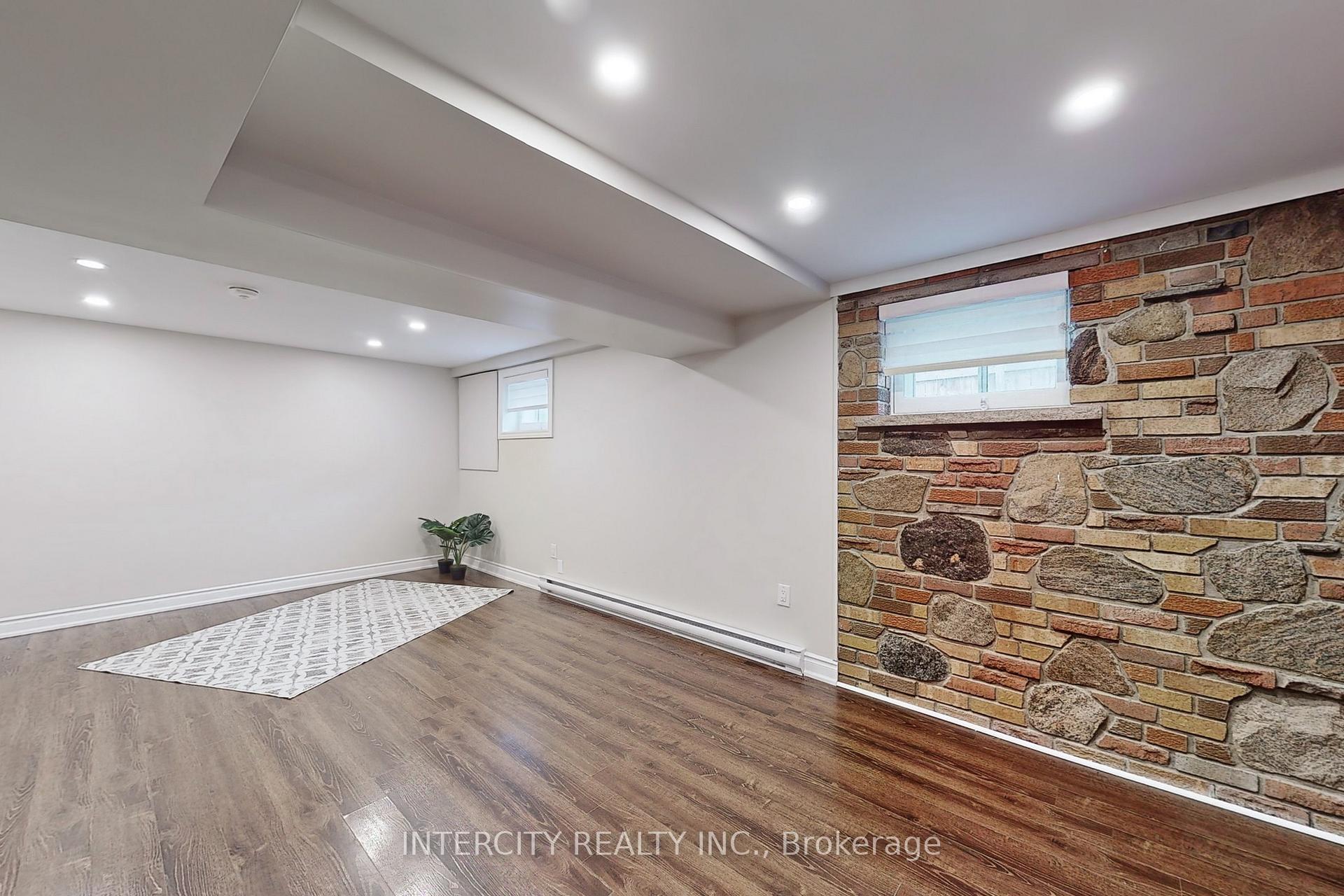 Photo 35 of 122 Rutherford Road N, Brampton, Madoc — HOMEH
