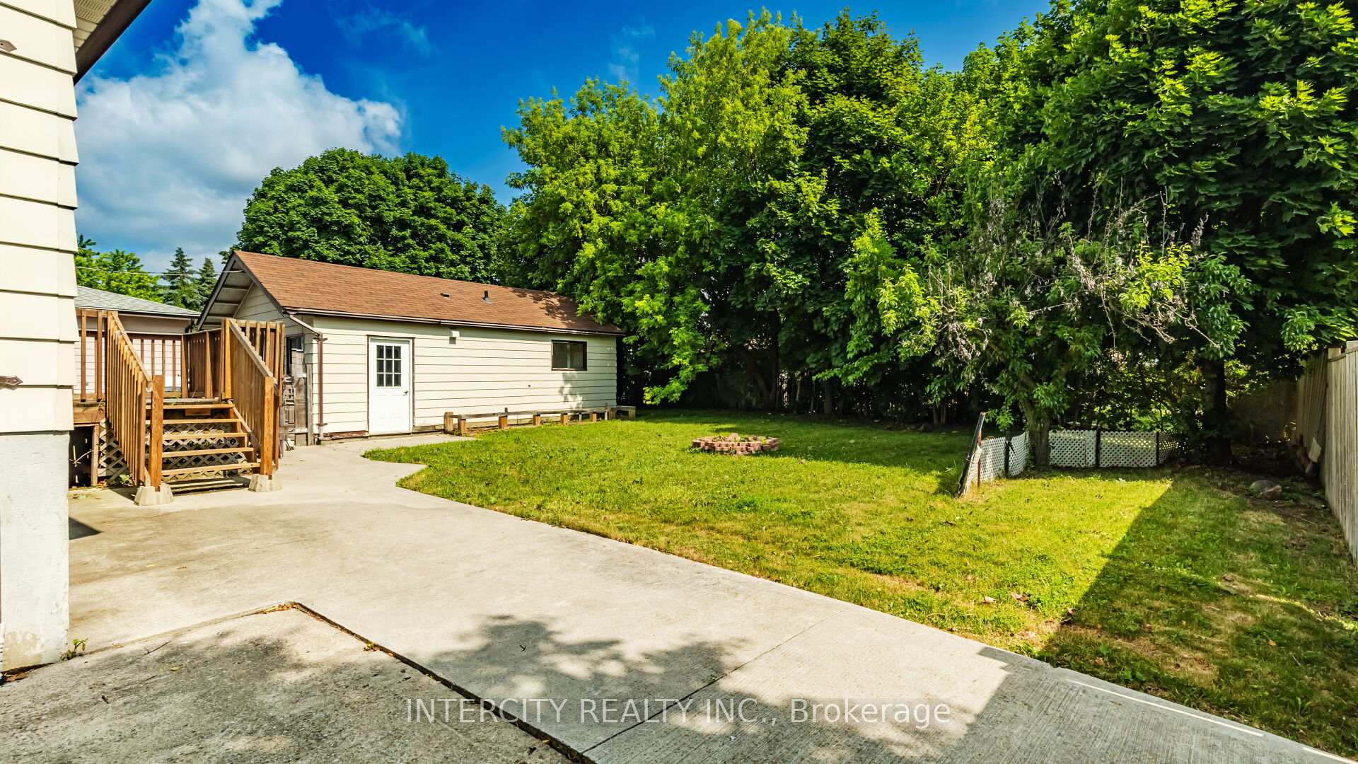 Photo 23 of 122 Rutherford Road N, Brampton, Madoc — HOMEH