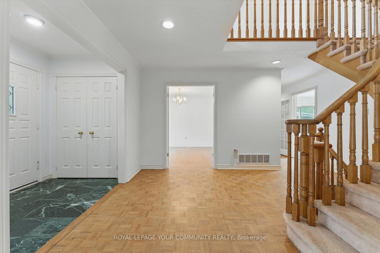 Photo 3 of 207 Burns Boulevard, King, King City — HOMEH
