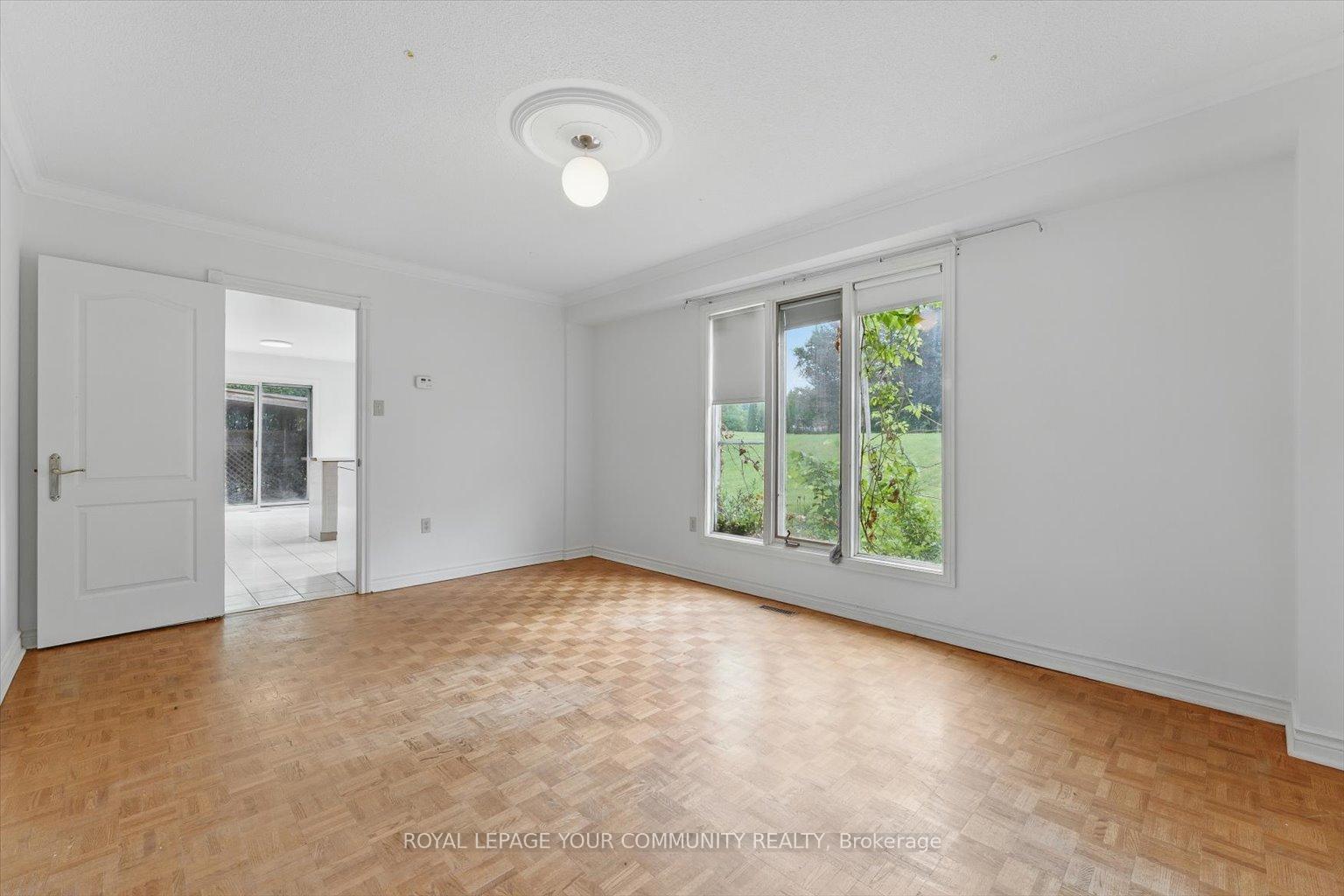 Photo 37 of 207 Burns Boulevard, King, King City — HOMEH