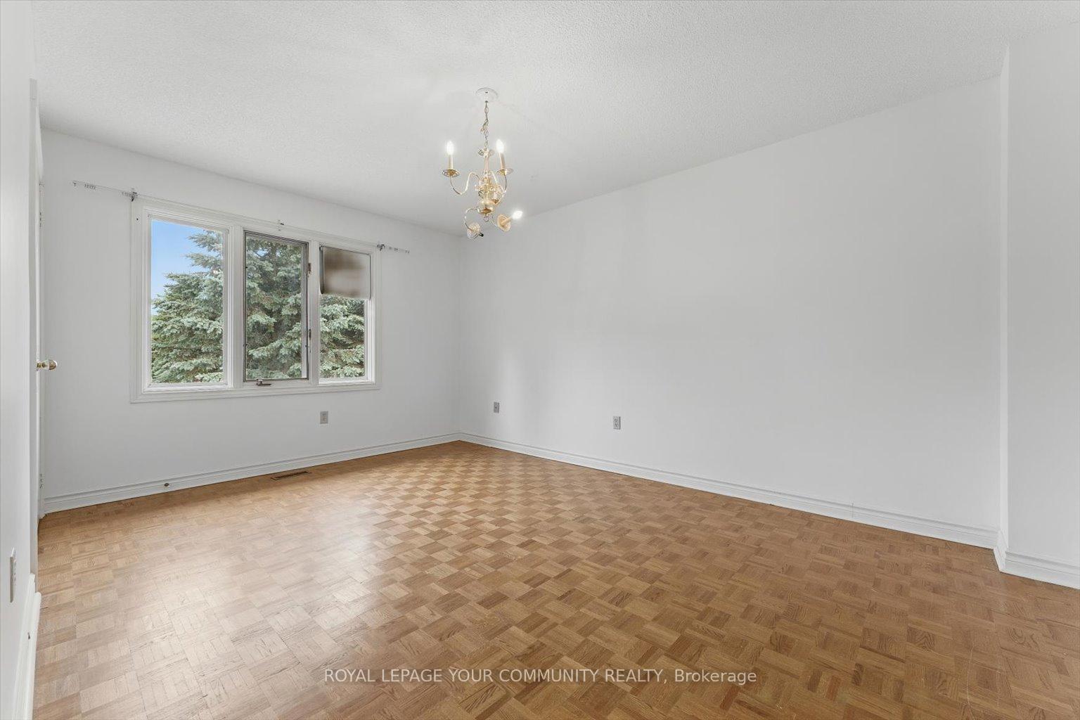 Photo 19 of 207 Burns Boulevard, King, King City — HOMEH
