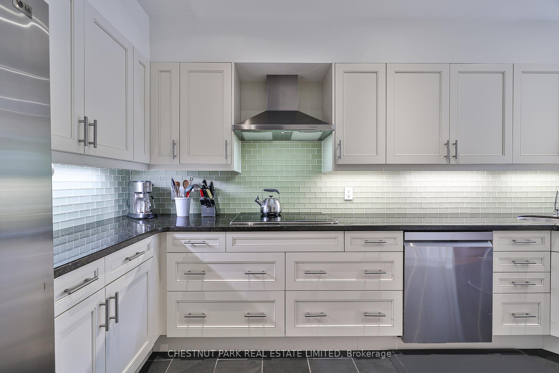 Photo 15 of 199 Albertus Avenue, Toronto, Lawrence Park South — HOMEH