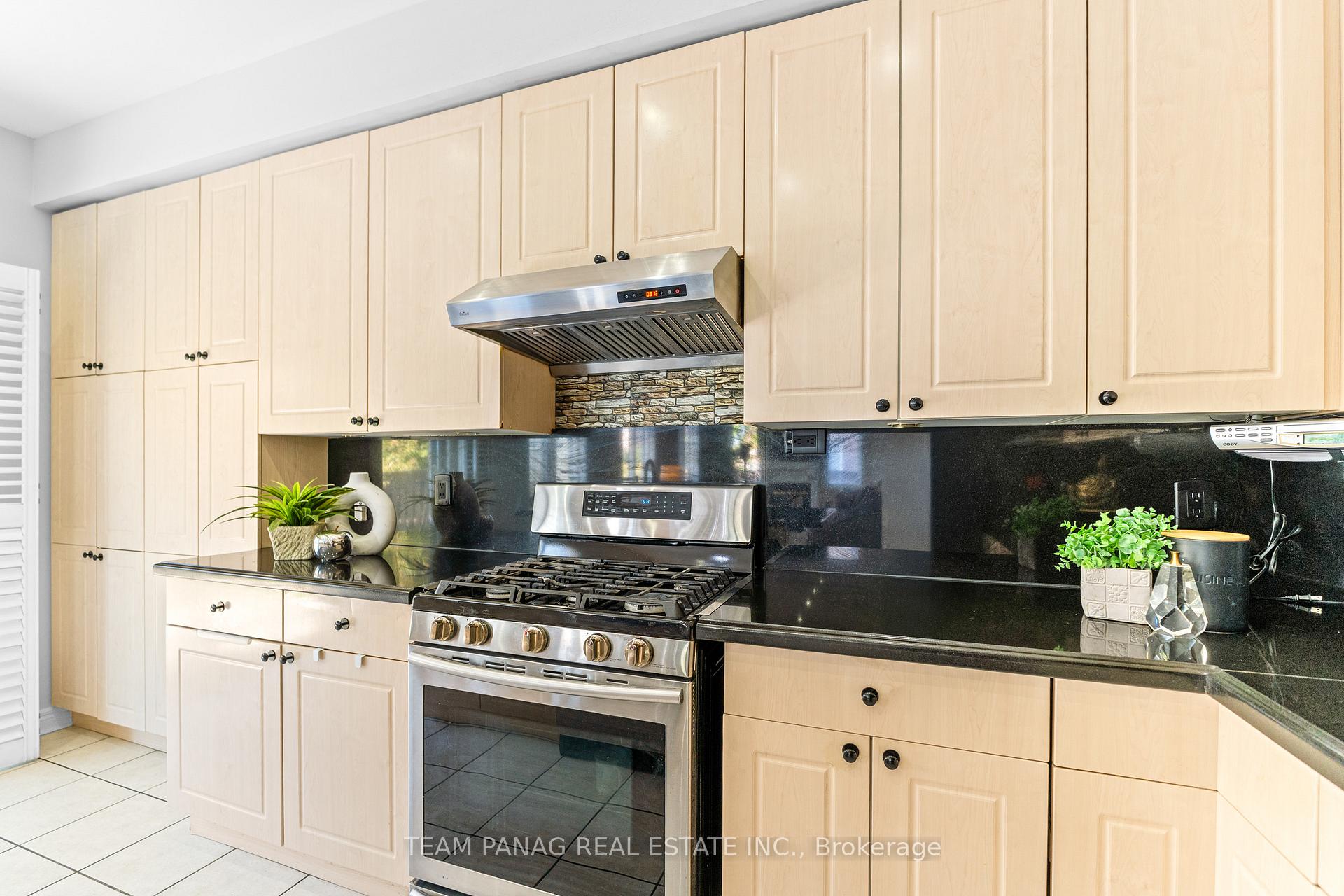 Photo 21 of 15 Banks Drive, Brampton, Vales of Castlemore — HOMEH