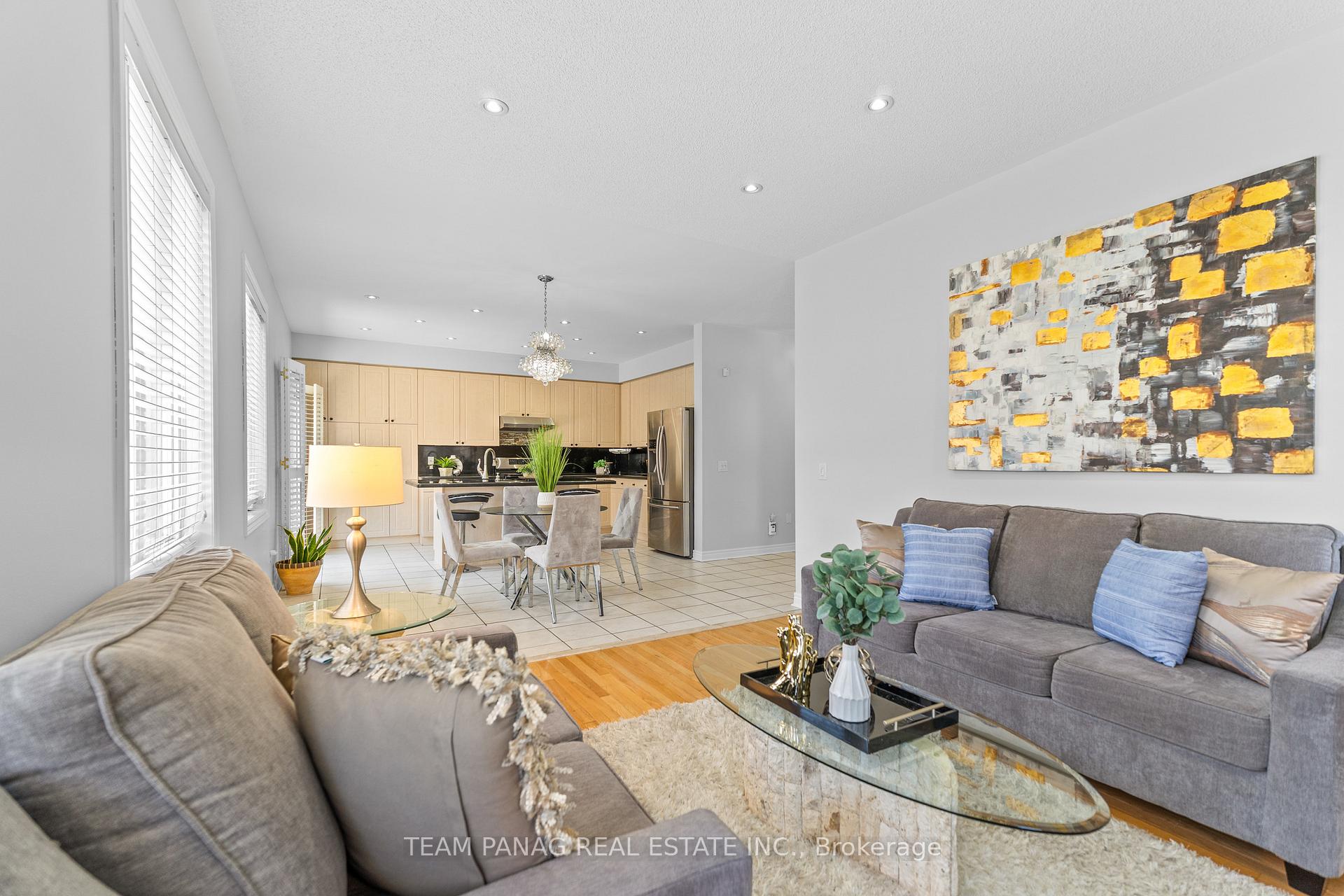Photo 14 of 15 Banks Drive, Brampton, Vales of Castlemore — HOMEH