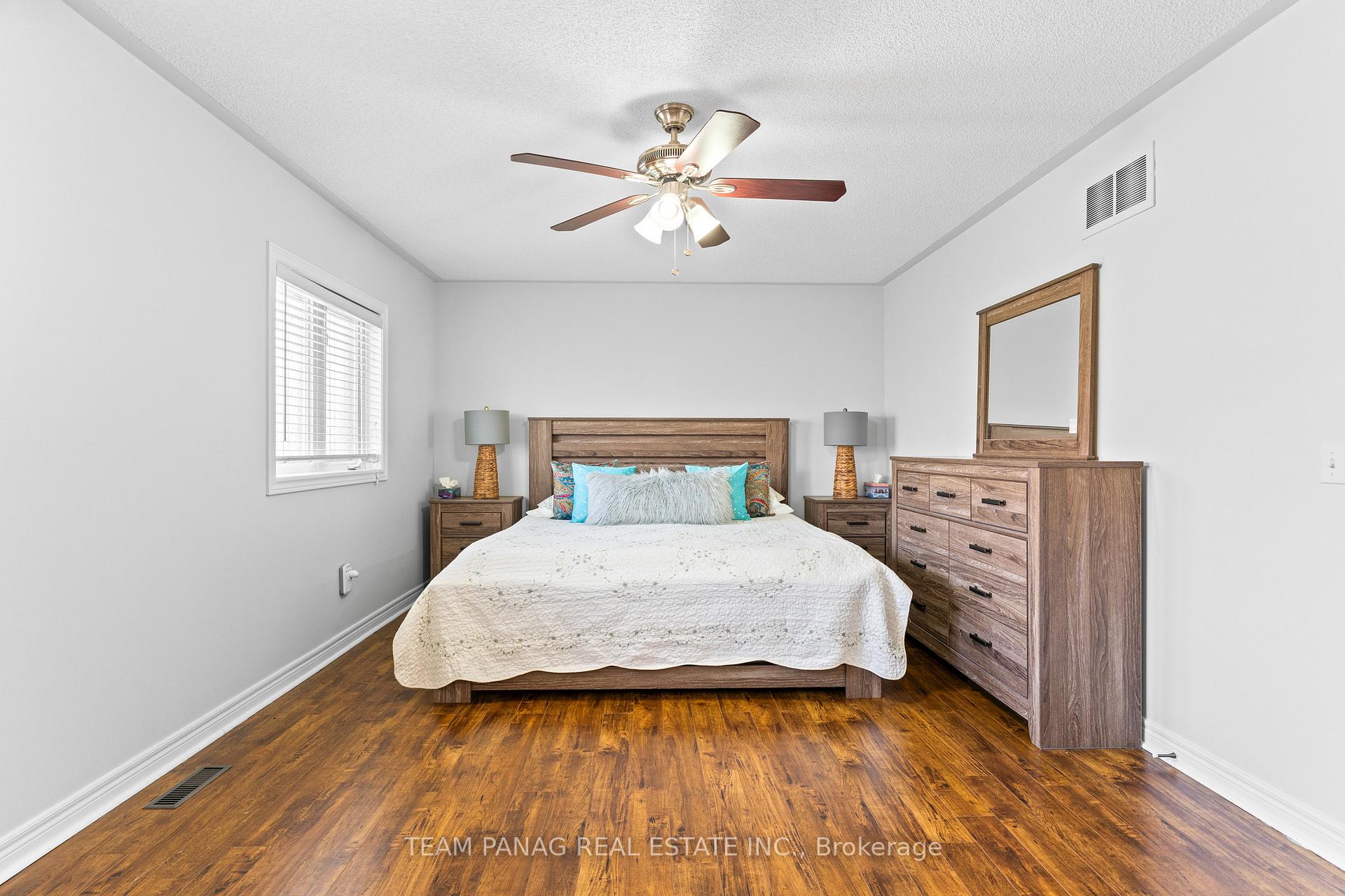 Photo 12 of 15 Banks Drive, Brampton, Vales of Castlemore — HOMEH