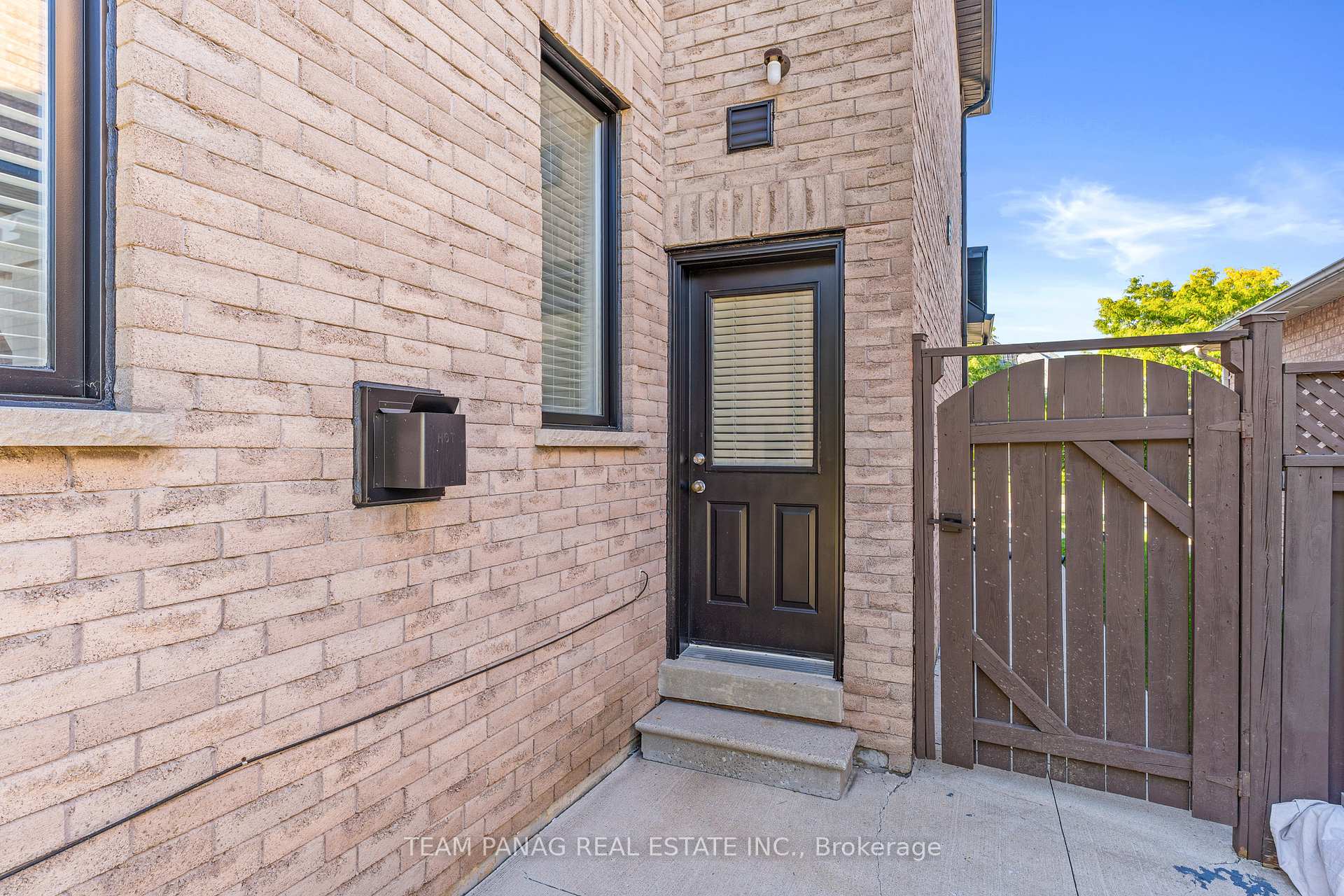 Photo 33 of 15 Banks Drive, Brampton, Vales of Castlemore — HOMEH