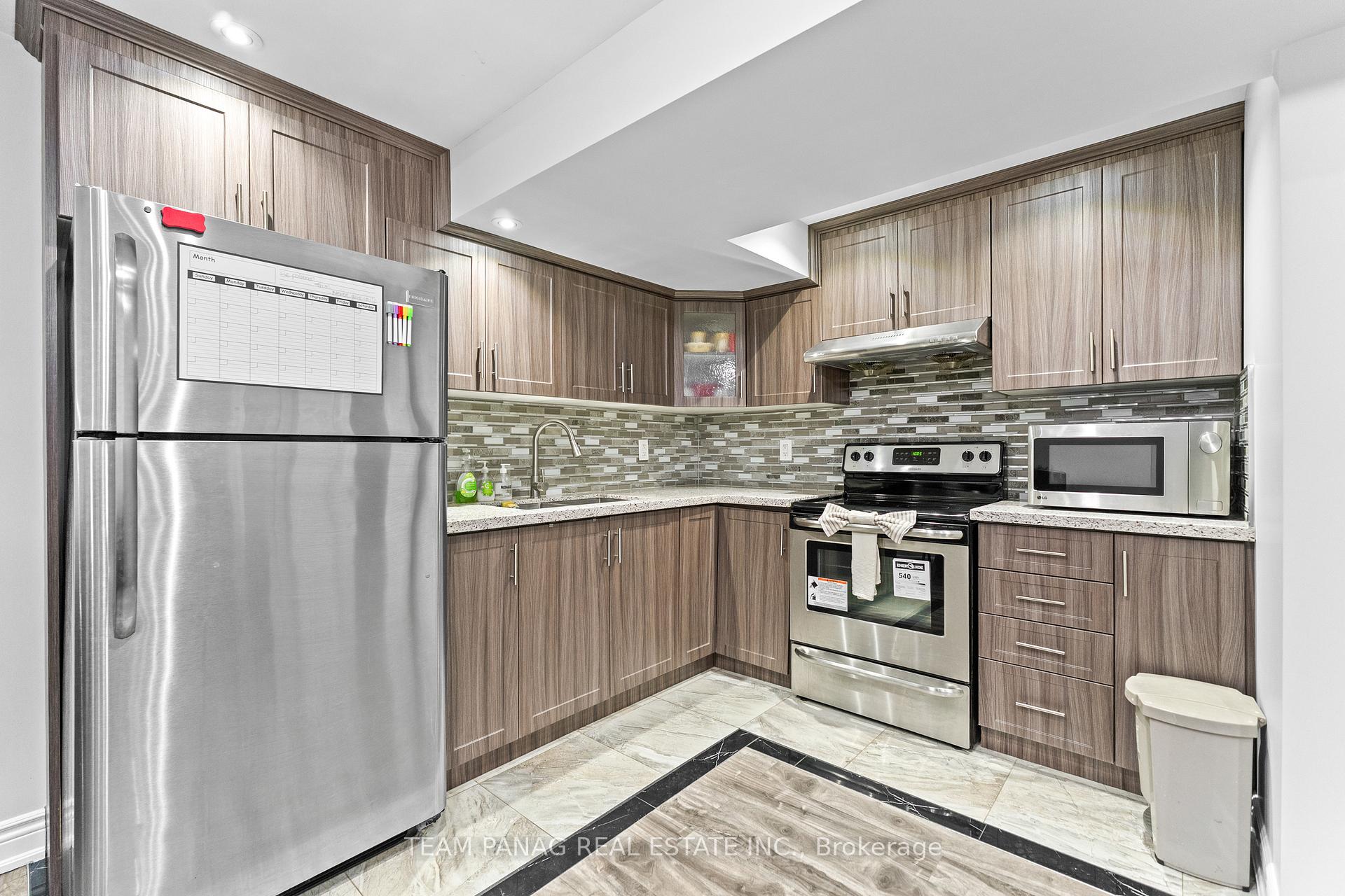 Photo 24 of 15 Banks Drive, Brampton, Vales of Castlemore — HOMEH