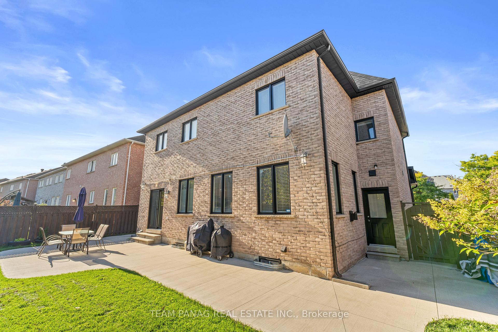 Photo 35 of 15 Banks Drive, Brampton, Vales of Castlemore — HOMEH