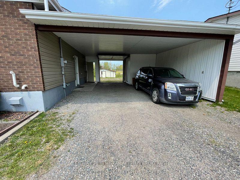 Photo 3 of 327 Crystal Crescent, Temiskaming Shores, New Liskeard — HOMEH