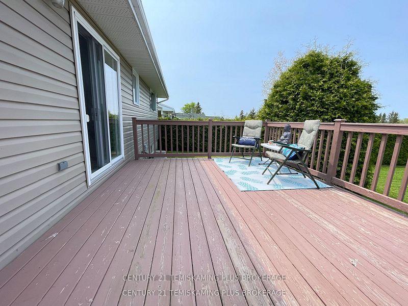 Photo 4 of 327 Crystal Crescent, Temiskaming Shores, New Liskeard — HOMEH