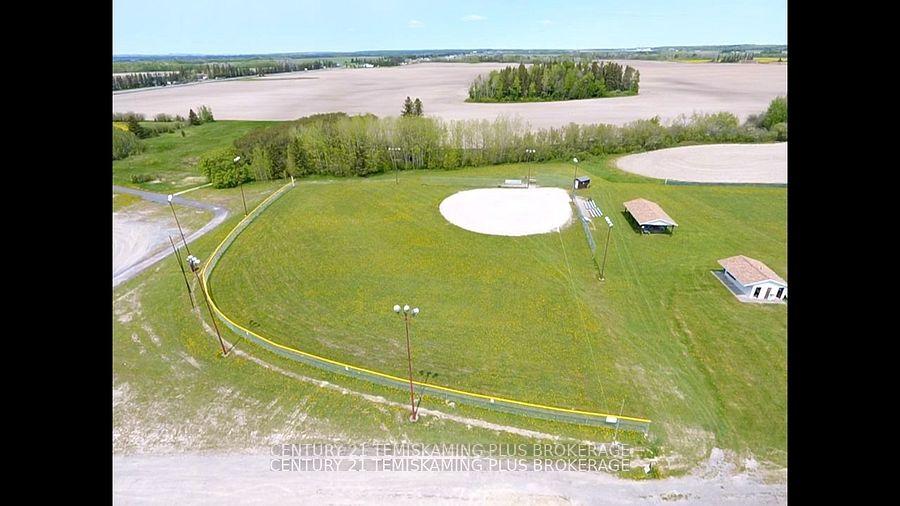 Photo 8 of 327 Crystal Crescent, Temiskaming Shores, New Liskeard — HOMEH