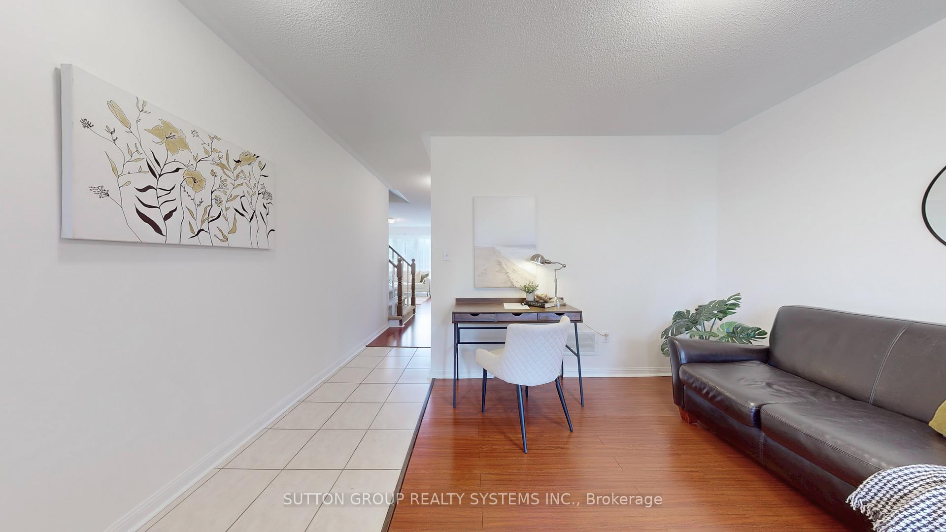 Photo 3 of 42 Sweetwood Circle, Brampton, Fletcher's Meadow — HOMEH