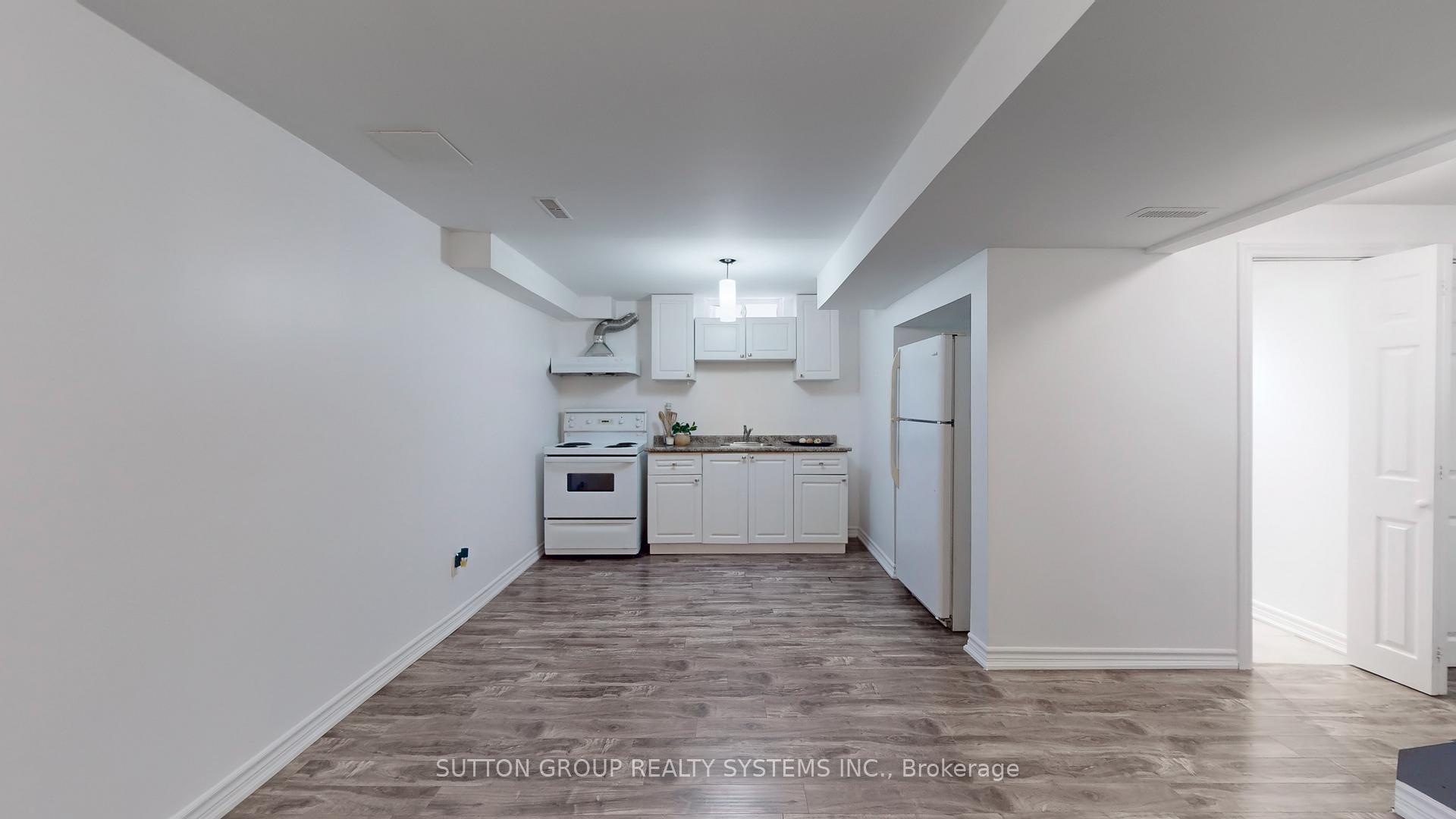 Photo 2 of 42 Sweetwood Circle, Brampton, Fletcher's Meadow — HOMEH