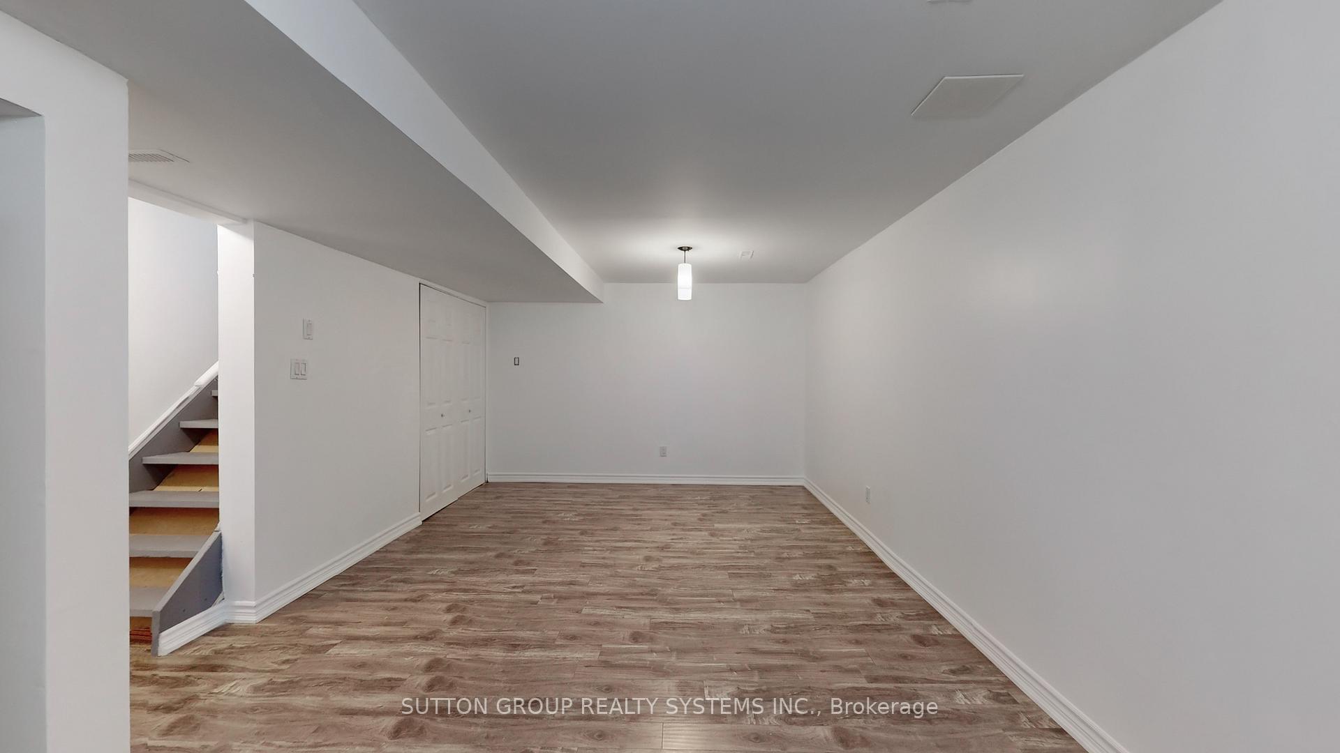 Photo 15 of 42 Sweetwood Circle, Brampton, Fletcher's Meadow — HOMEH