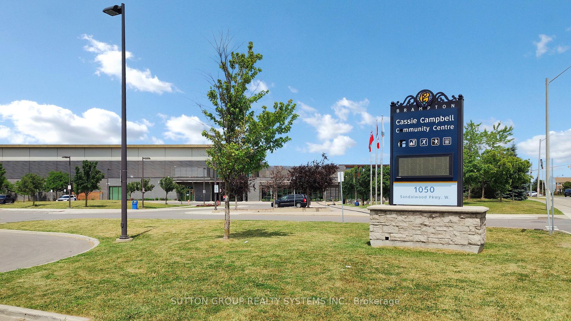 Photo 33 of 42 Sweetwood Circle, Brampton, Fletcher's Meadow — HOMEH