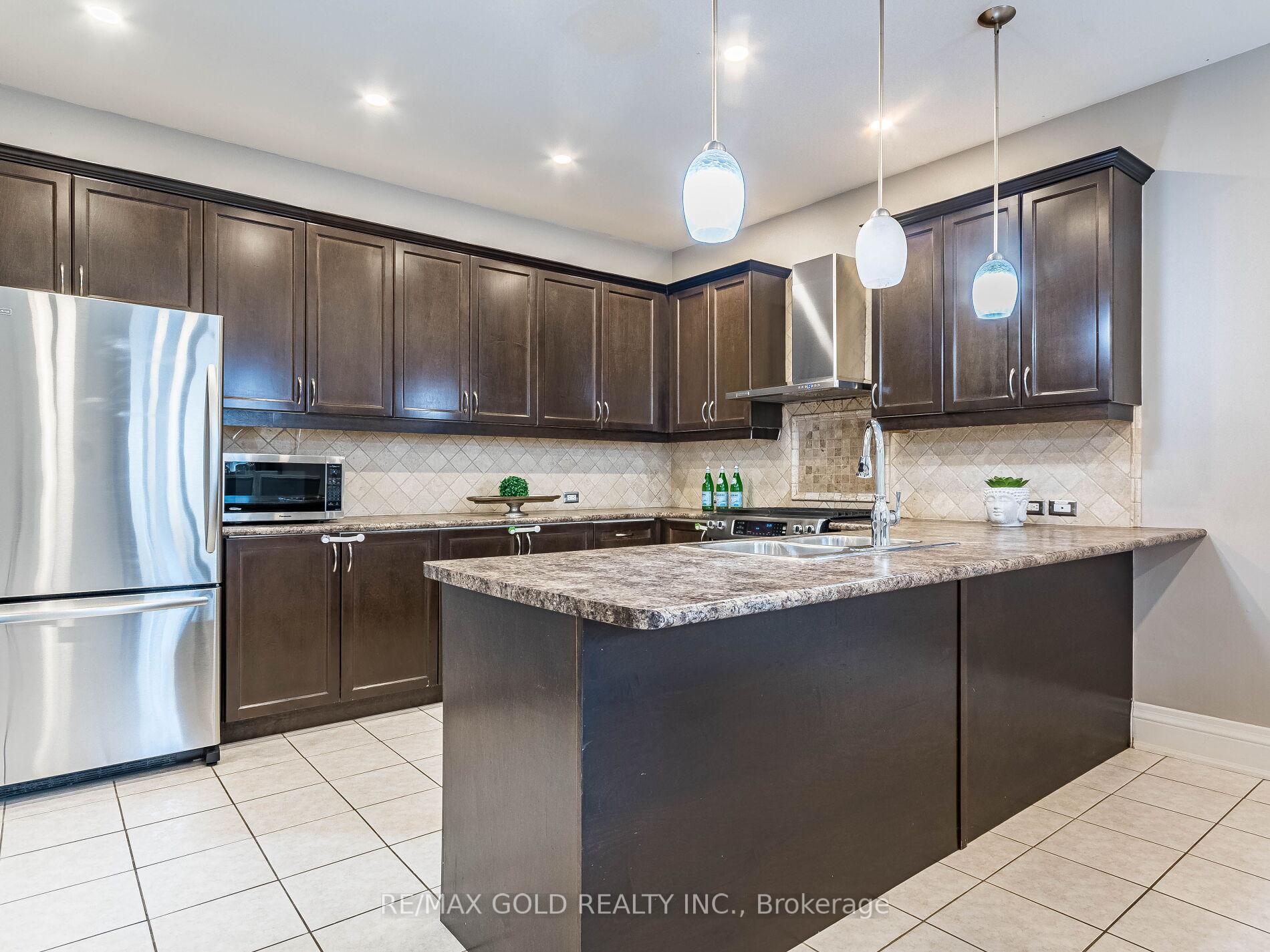 Photo 6 of 22 Game Creek Crescent, Brampton, Northwest Sandalwood Parkway — HOMEH