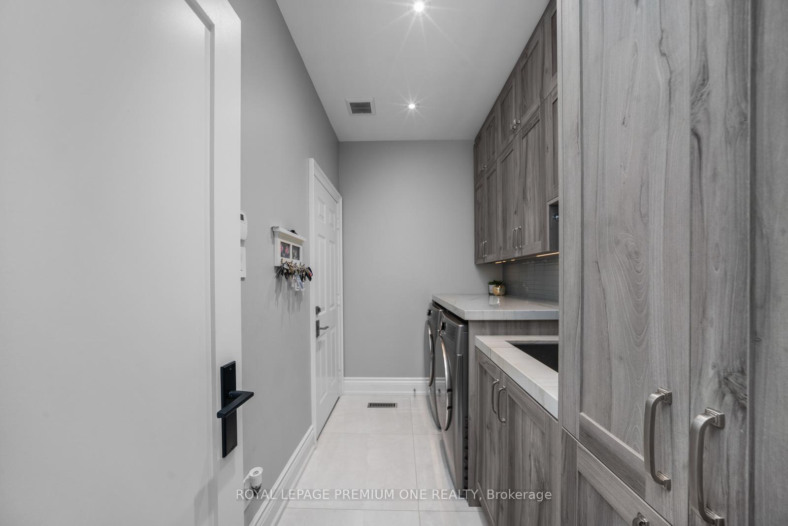 Photo 17 of 28 Johnswood Crescent, Vaughan, Vellore Village — HOMEH