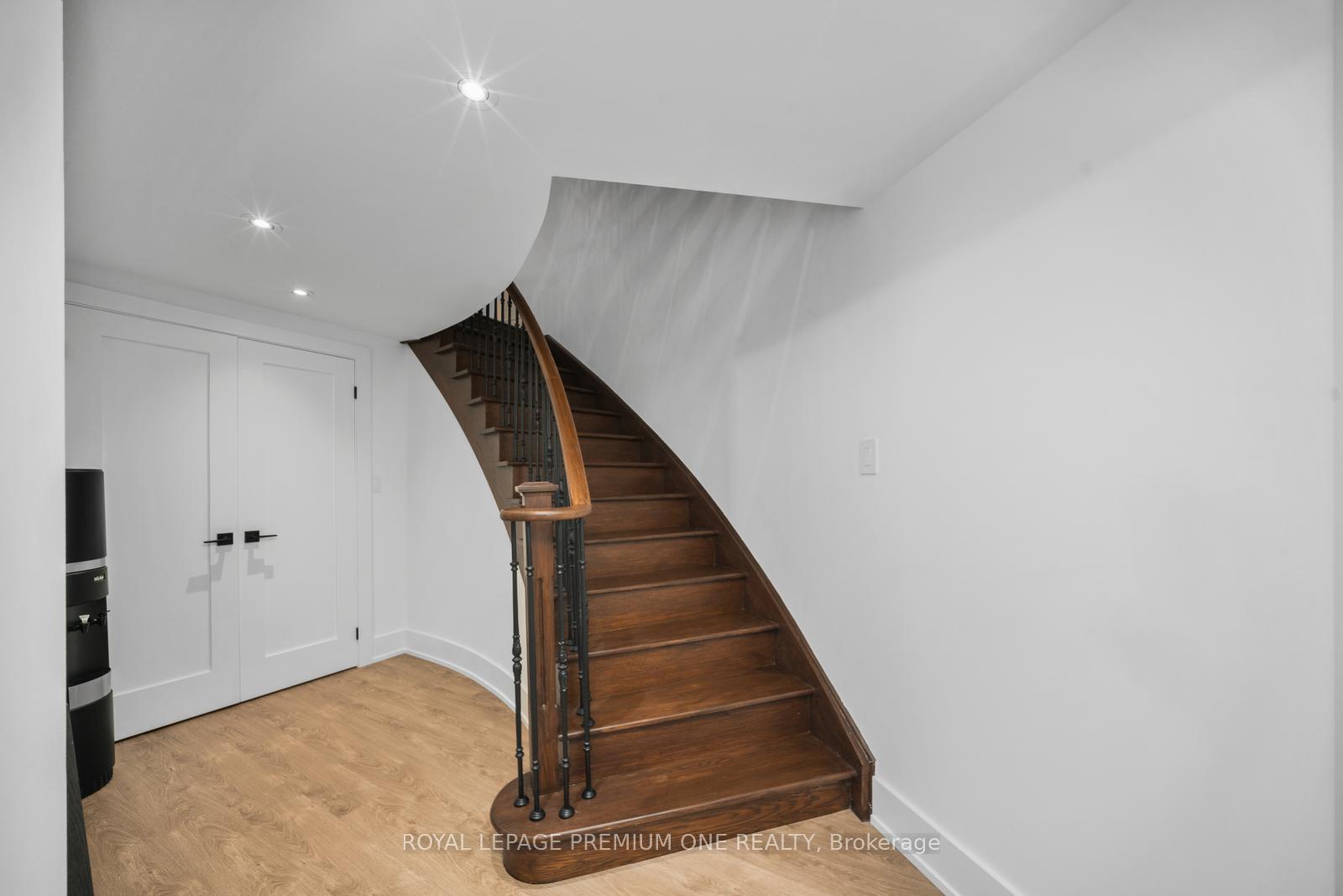 Photo 39 of 28 Johnswood Crescent, Vaughan, Vellore Village — HOMEH