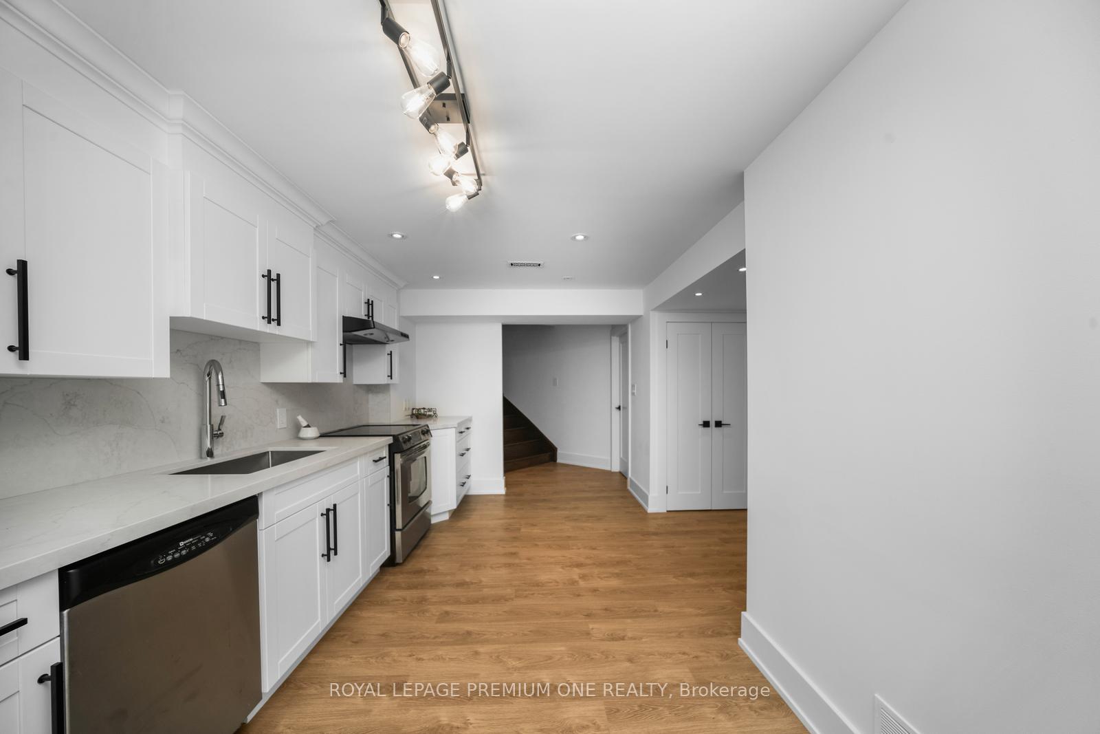 Photo 38 of 28 Johnswood Crescent, Vaughan, Vellore Village — HOMEH