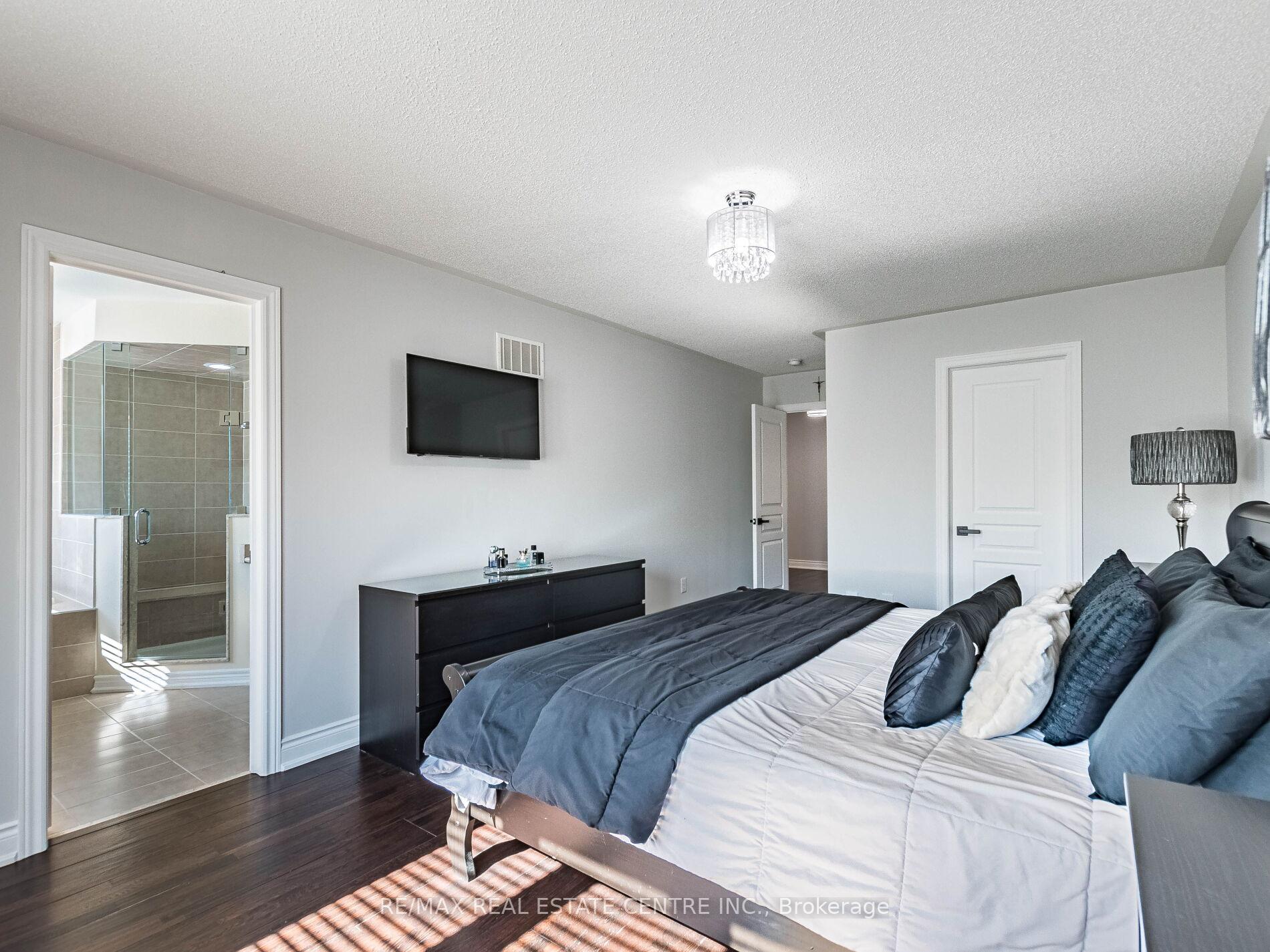 Photo 16 of 29 Masken Circle, Brampton, Northwest Brampton — HOMEH