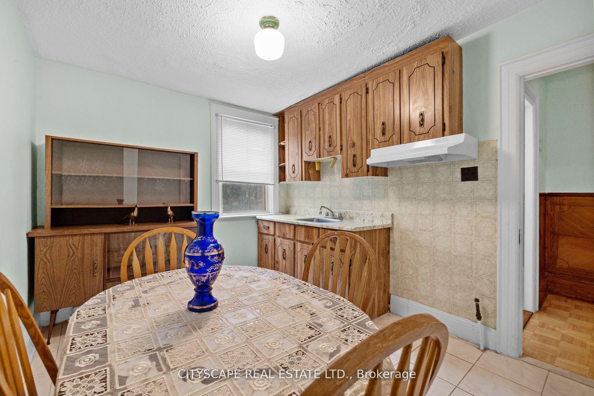 Photo 65 of 92 Bellwoods Avenue, Toronto, Trinity-Bellwoods — HOMEH