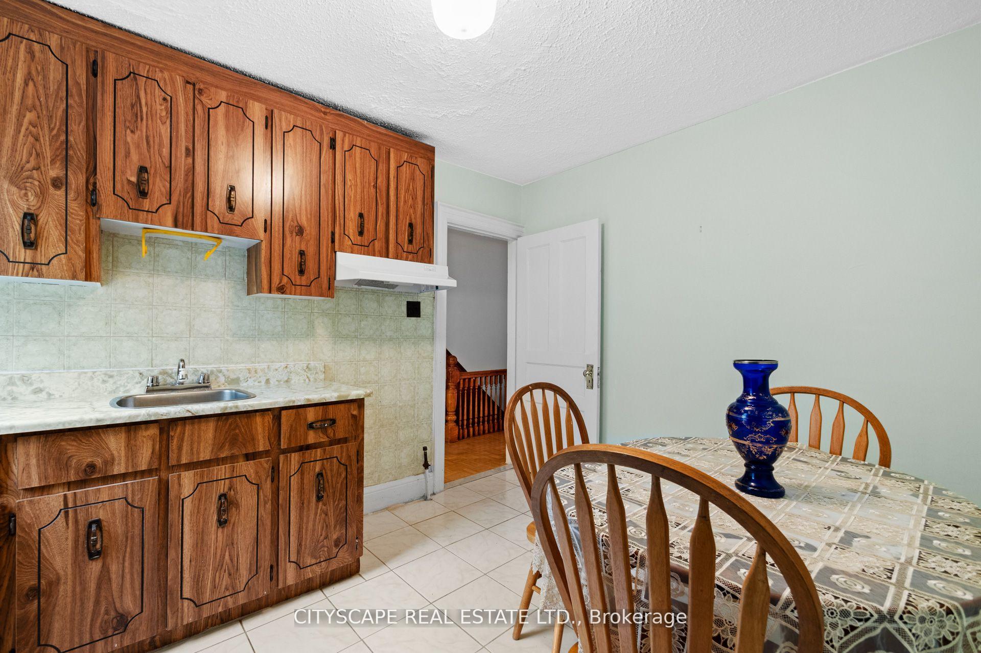 Photo 66 of 92 Bellwoods Avenue, Toronto, Trinity-Bellwoods — HOMEH