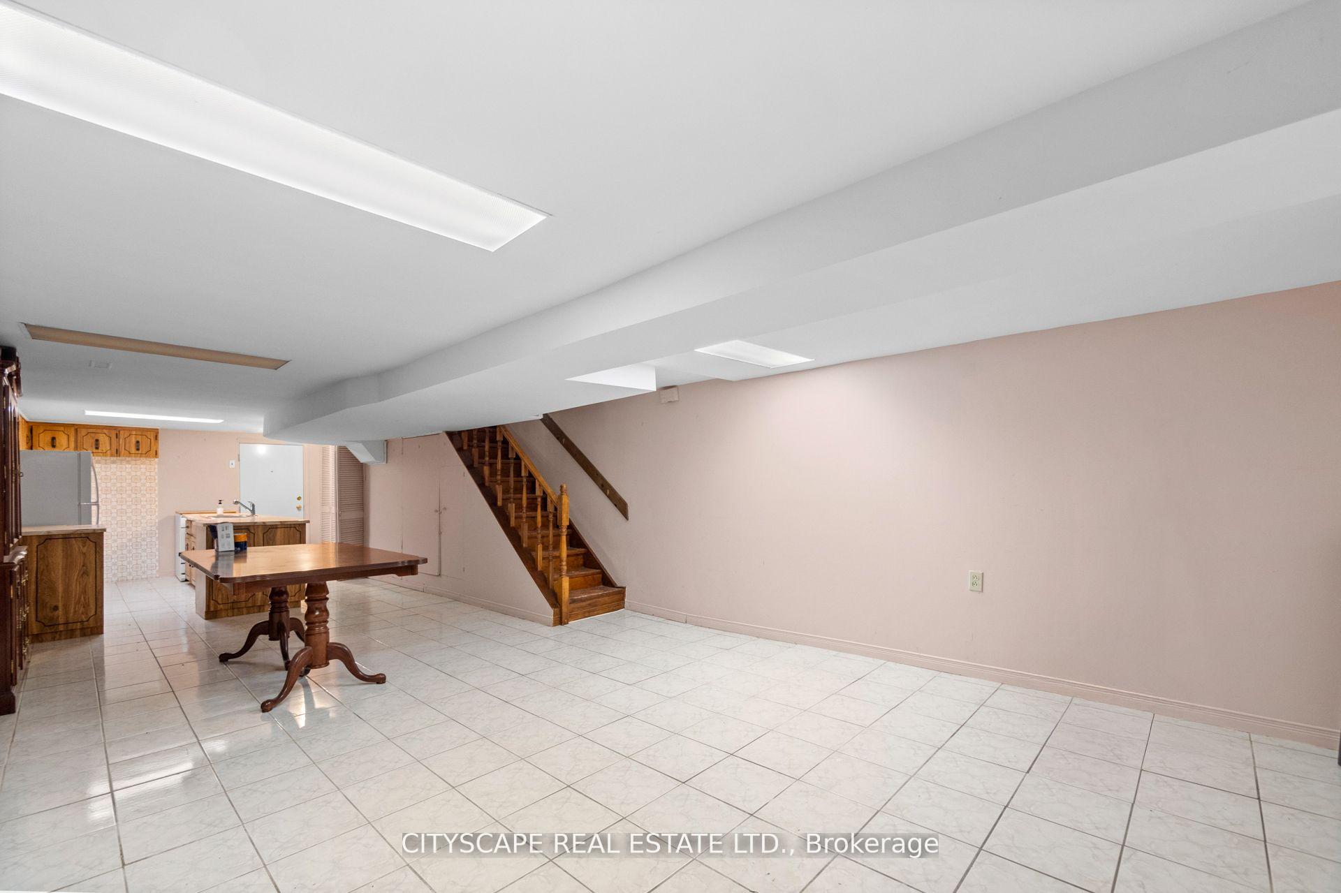 Photo 79 of 92 Bellwoods Avenue, Toronto, Trinity-Bellwoods — HOMEH