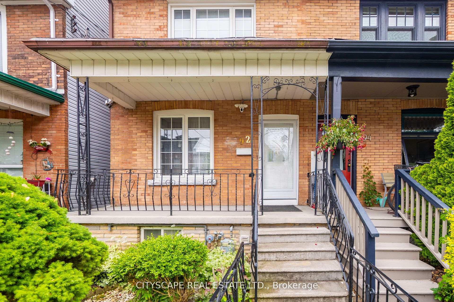 Photo 5 of 92 Bellwoods Avenue, Toronto, Trinity-Bellwoods — HOMEH