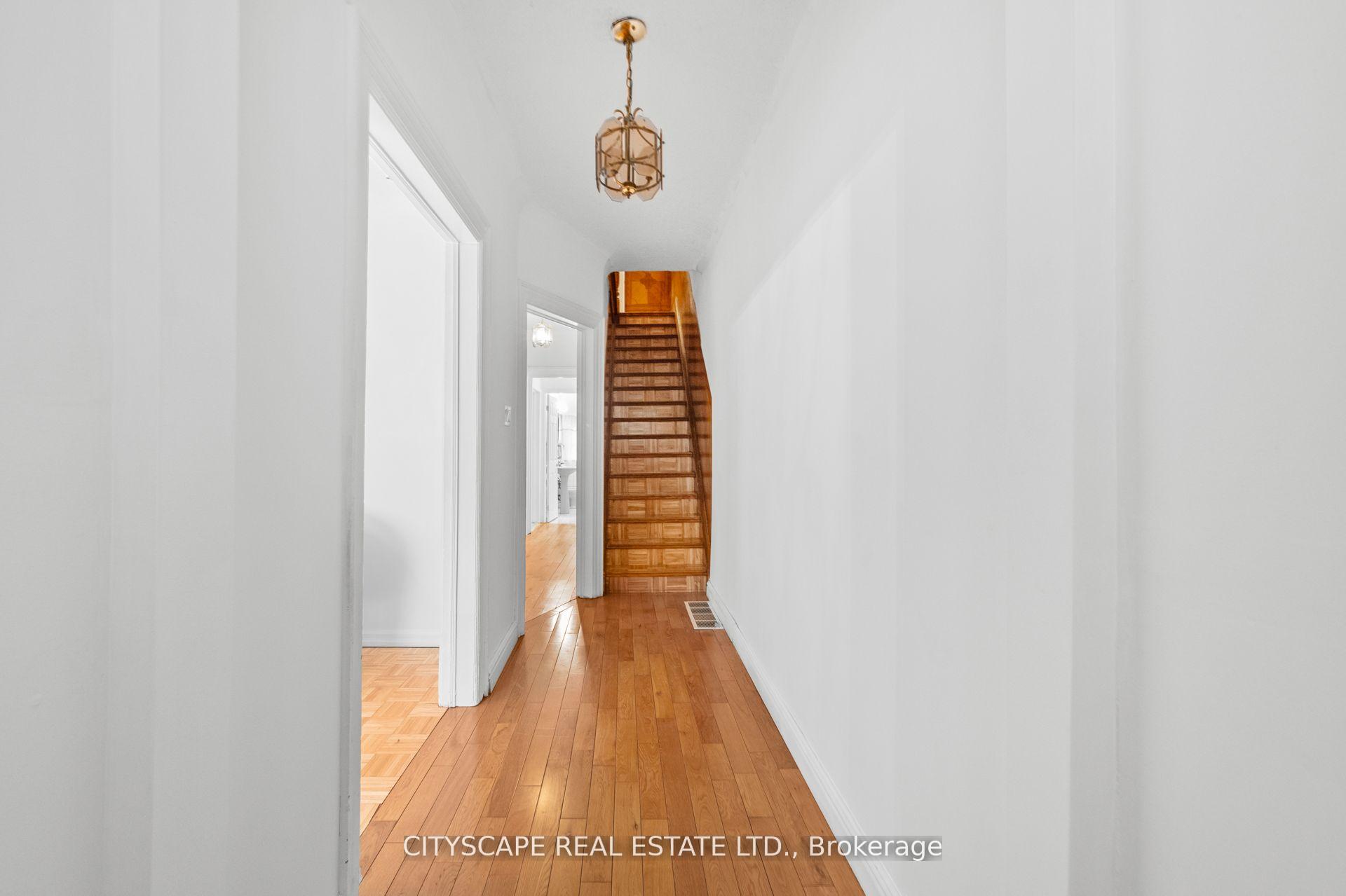 Photo 7 of 92 Bellwoods Avenue, Toronto, Trinity-Bellwoods — HOMEH