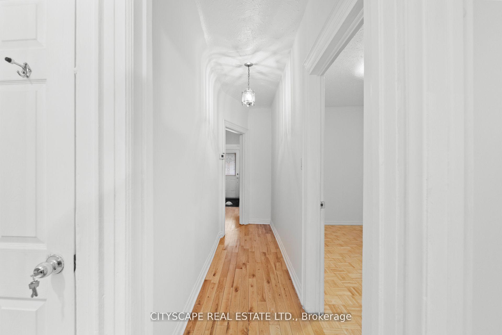 Photo 19 of 92 Bellwoods Avenue, Toronto, Trinity-Bellwoods — HOMEH
