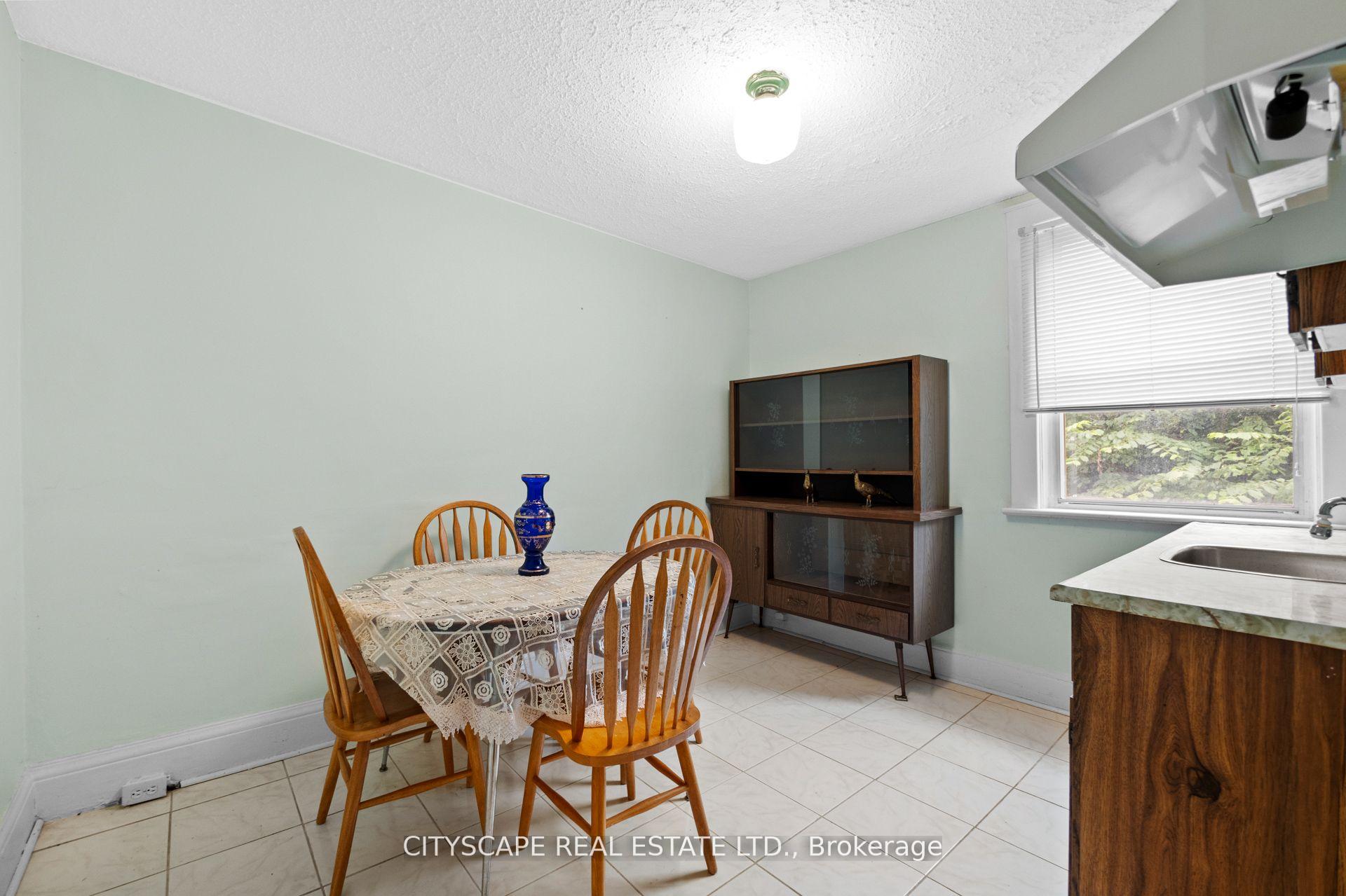 Photo 44 of 92 Bellwoods Avenue, Toronto, Trinity-Bellwoods — HOMEH