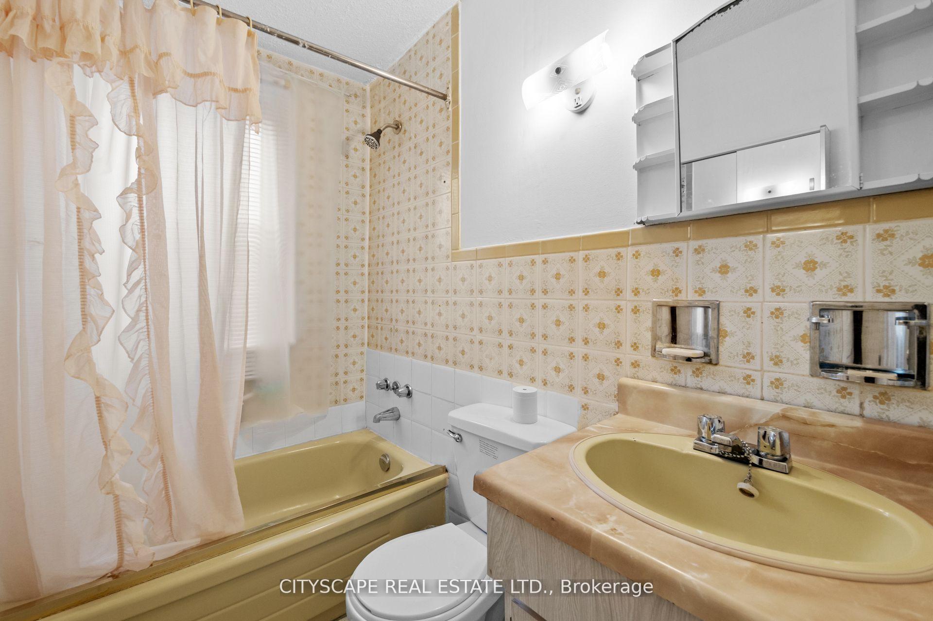 Photo 50 of 92 Bellwoods Avenue, Toronto, Trinity-Bellwoods — HOMEH