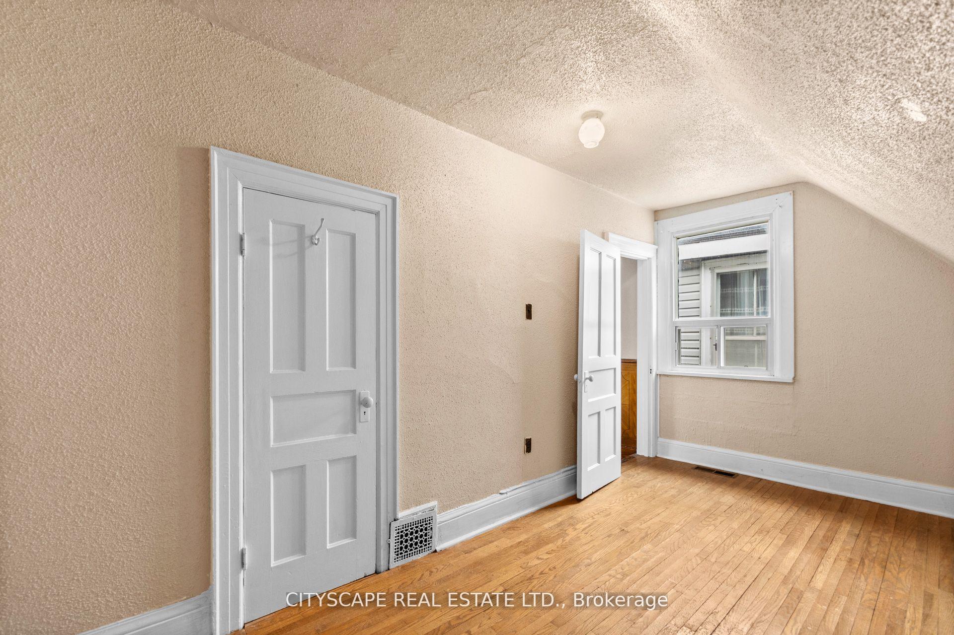 Photo 57 of 92 Bellwoods Avenue, Toronto, Trinity-Bellwoods — HOMEH