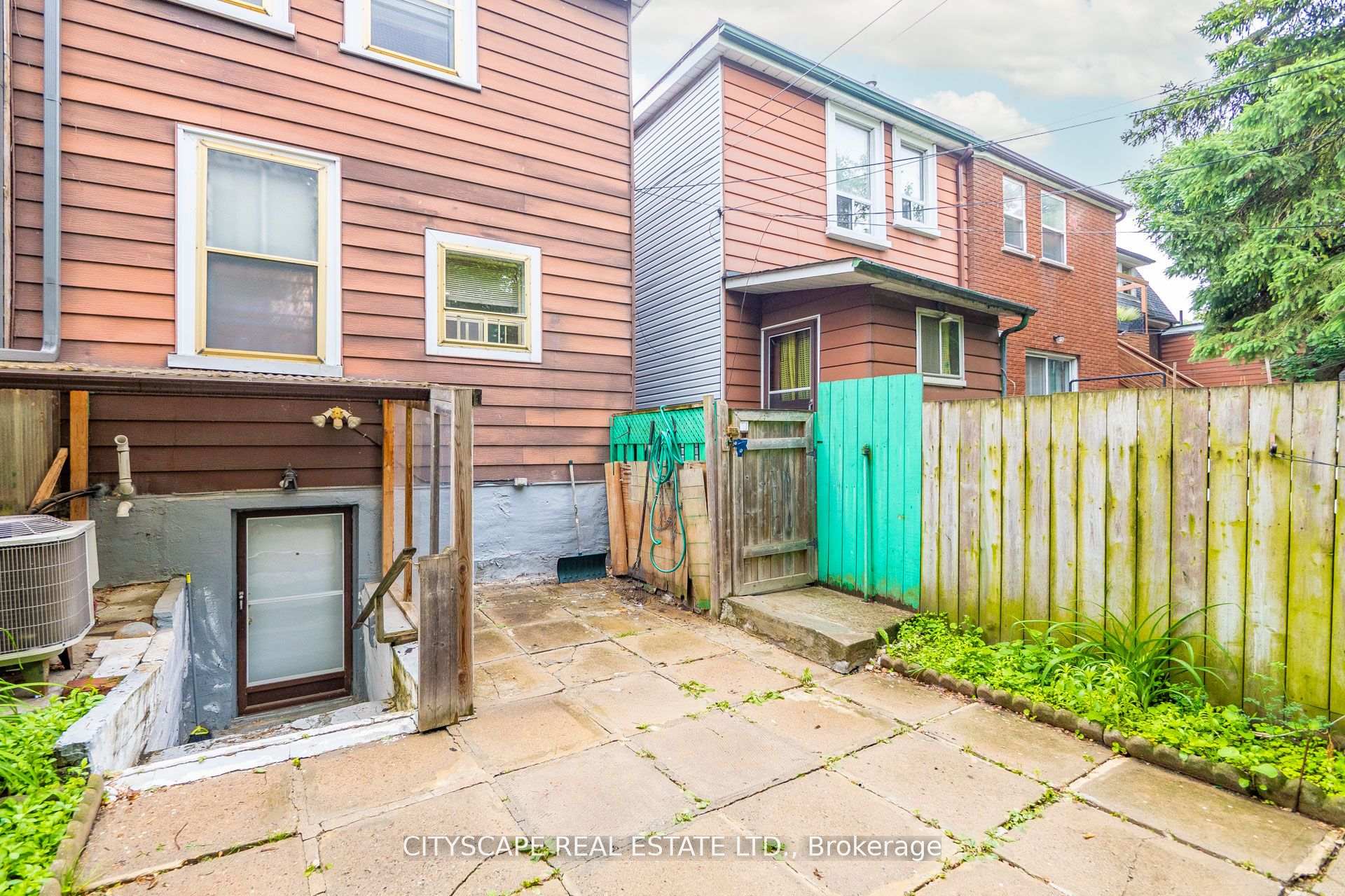 Photo 88 of 92 Bellwoods Avenue, Toronto, Trinity-Bellwoods — HOMEH