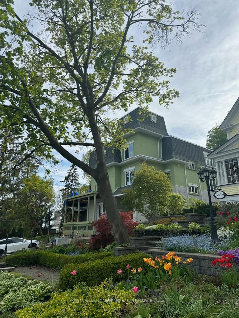 Front of 5427 River Road S
