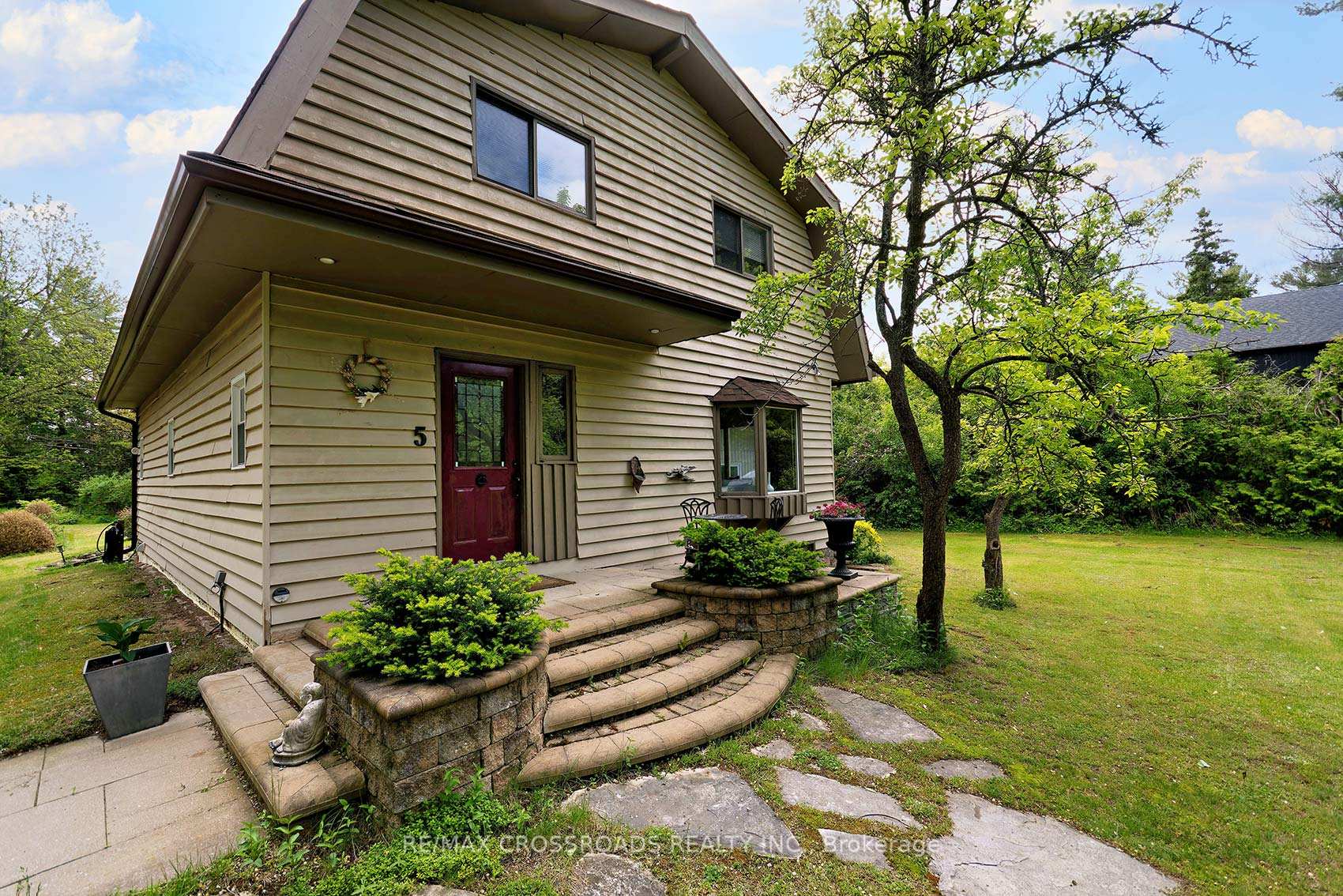 Photo 2 of 5 Shepherd Road, Whitby, Rural Whitby — HOMEH