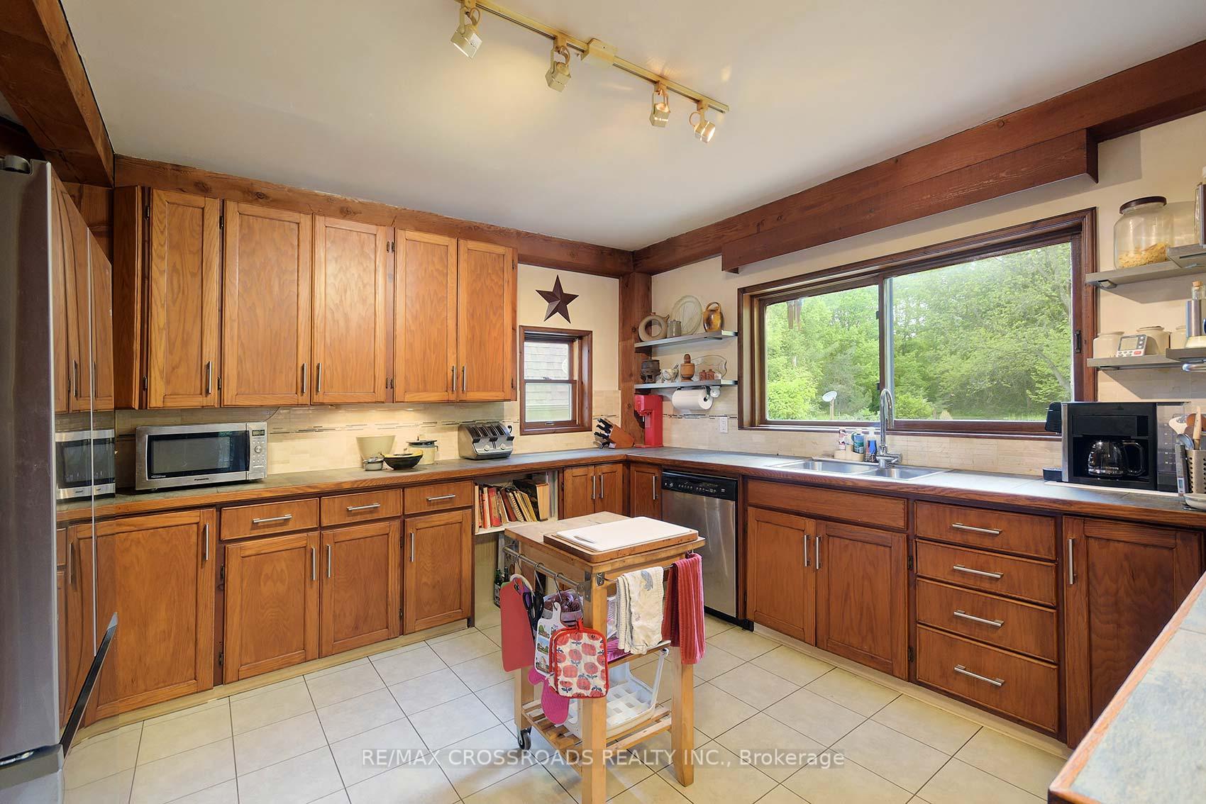 Photo 39 of 5 Shepherd Road, Whitby, Rural Whitby — HOMEH
