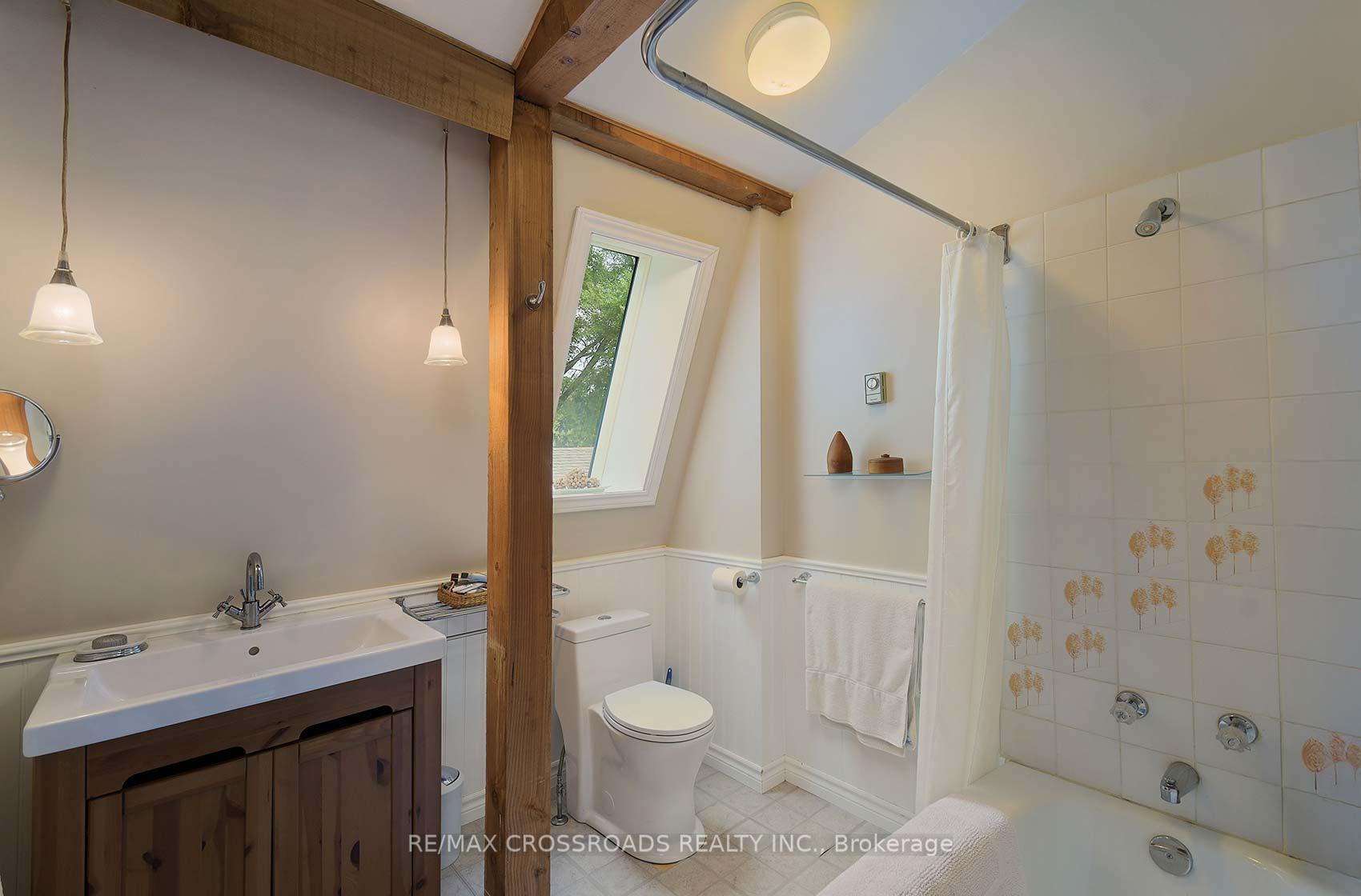 Photo 23 of 5 Shepherd Road, Whitby, Rural Whitby — HOMEH