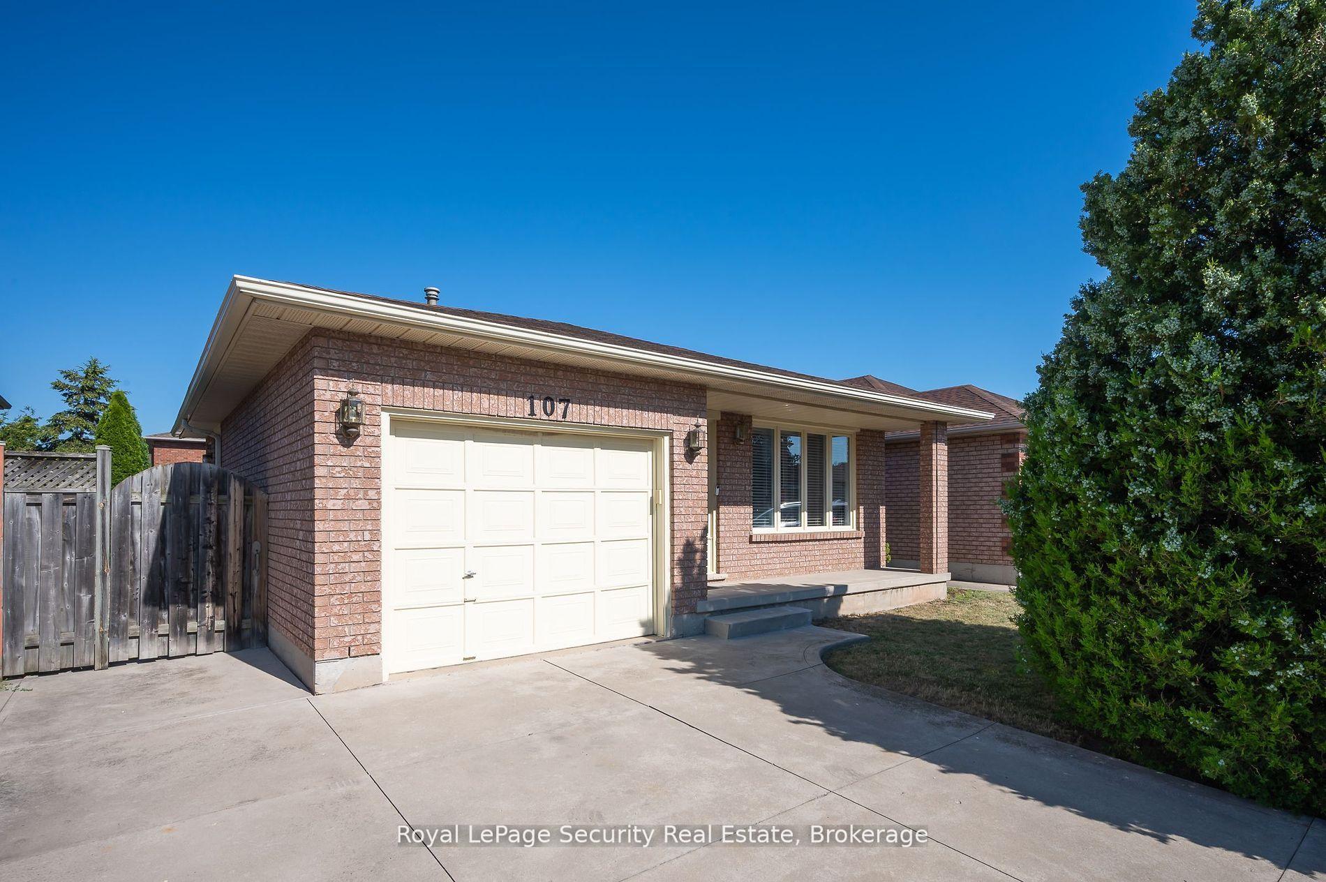 Front of 107 Fairington Crescent