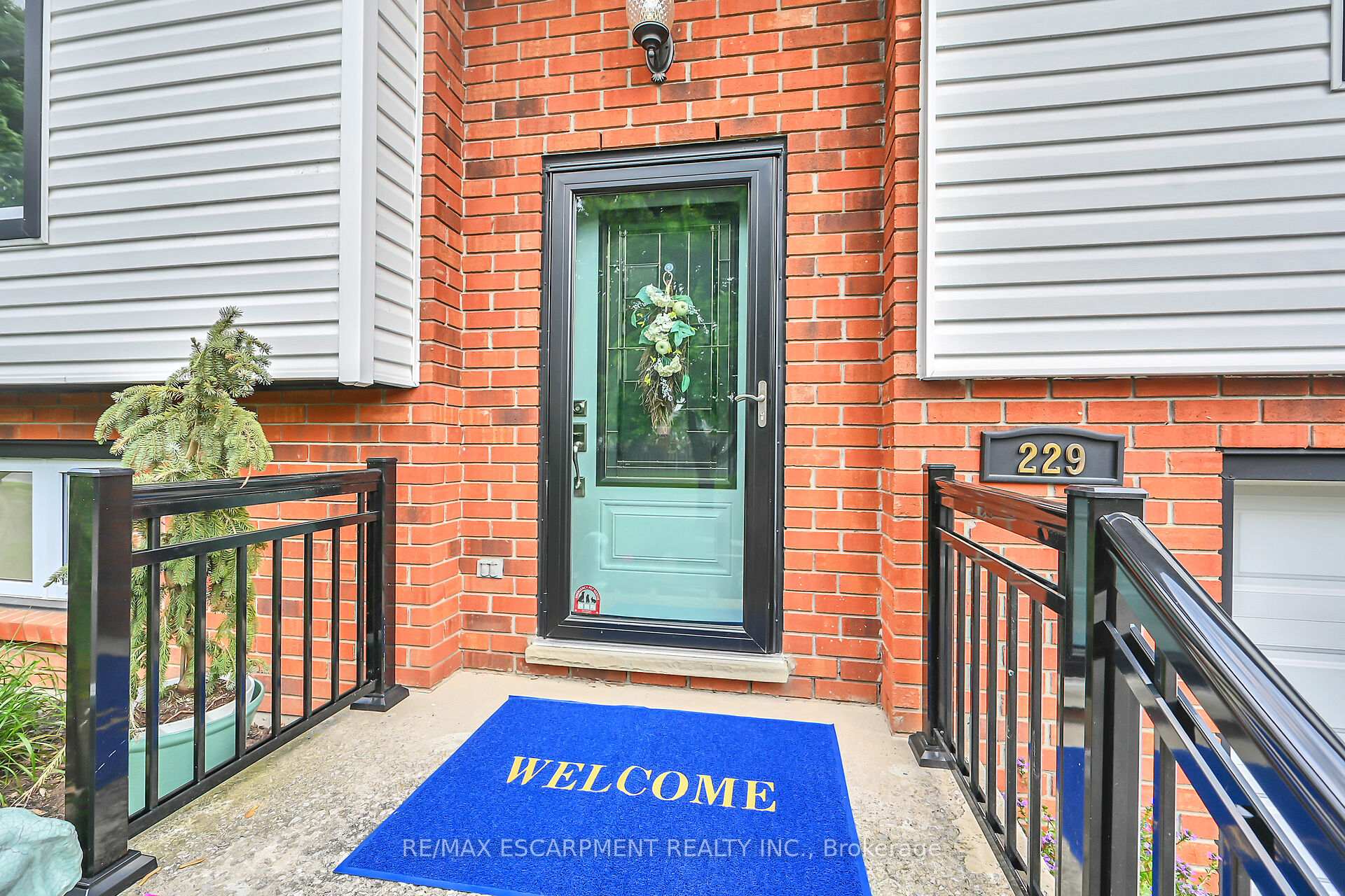 Photo 2 of 229 Williamson Drive, Haldimand — HOMEH