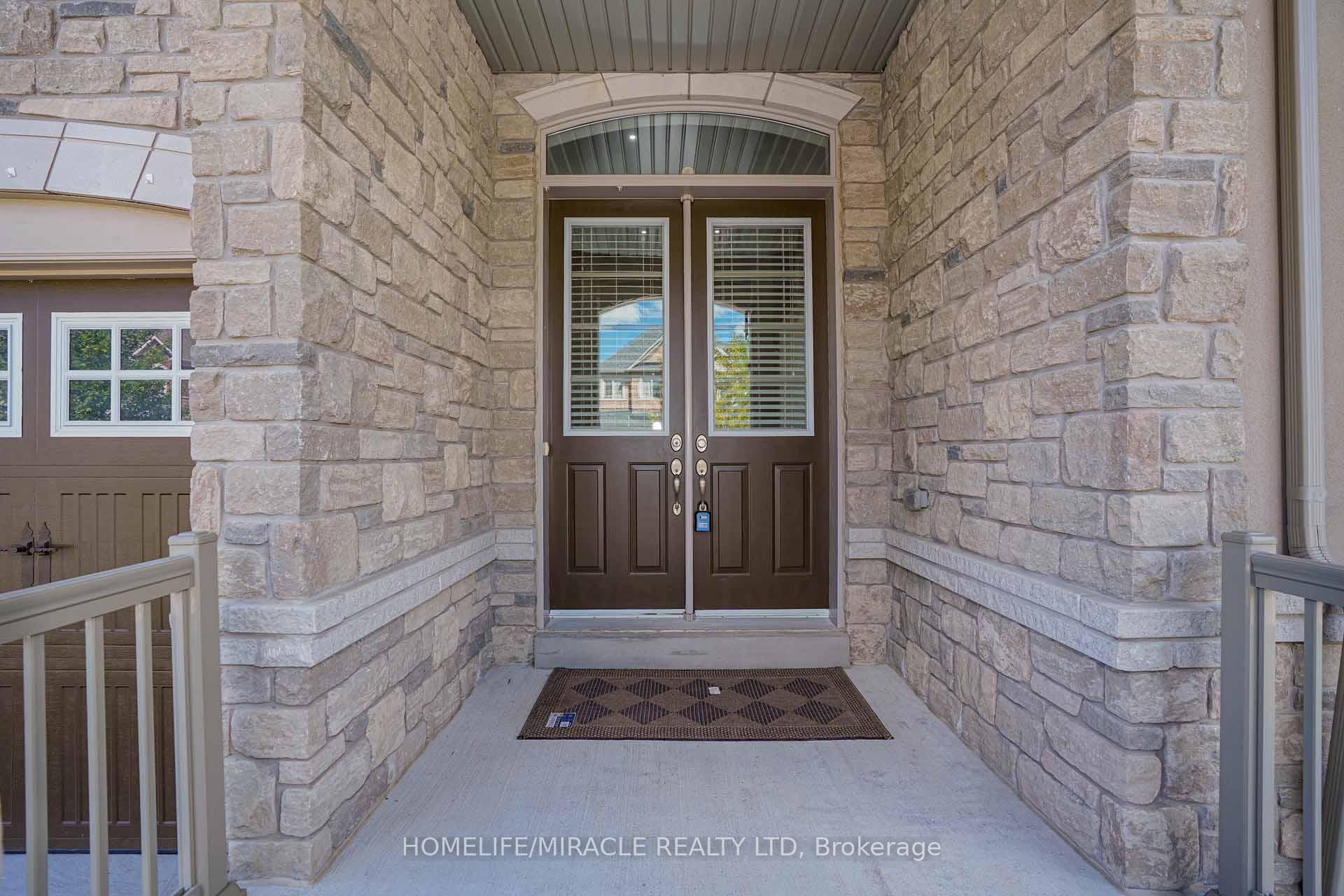 Photo 2 of 6 Belladonna Circle, Brampton, Toronto Gore Rural Estate — HOMEH