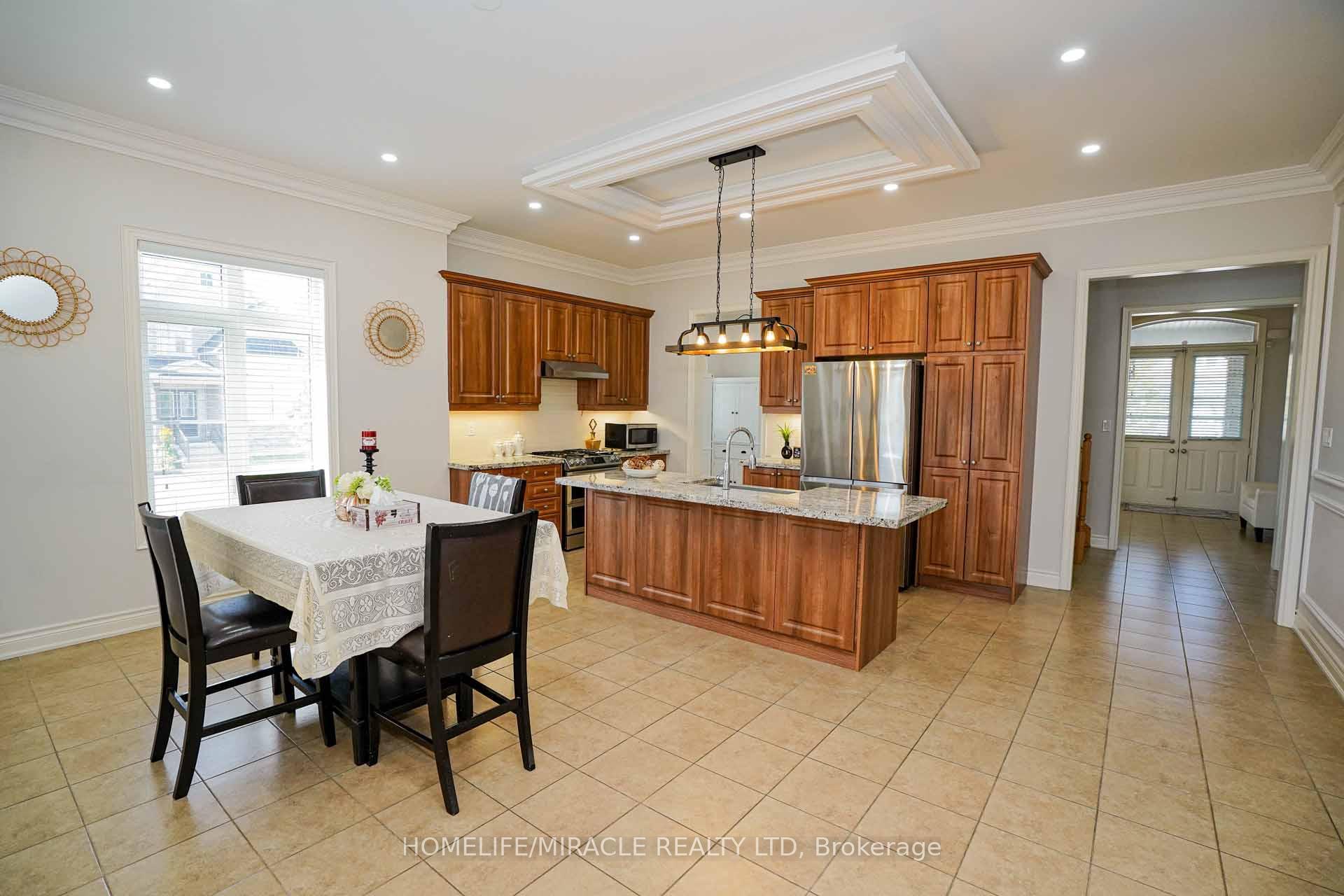 Photo 14 of 6 Belladonna Circle, Brampton, Toronto Gore Rural Estate — HOMEH