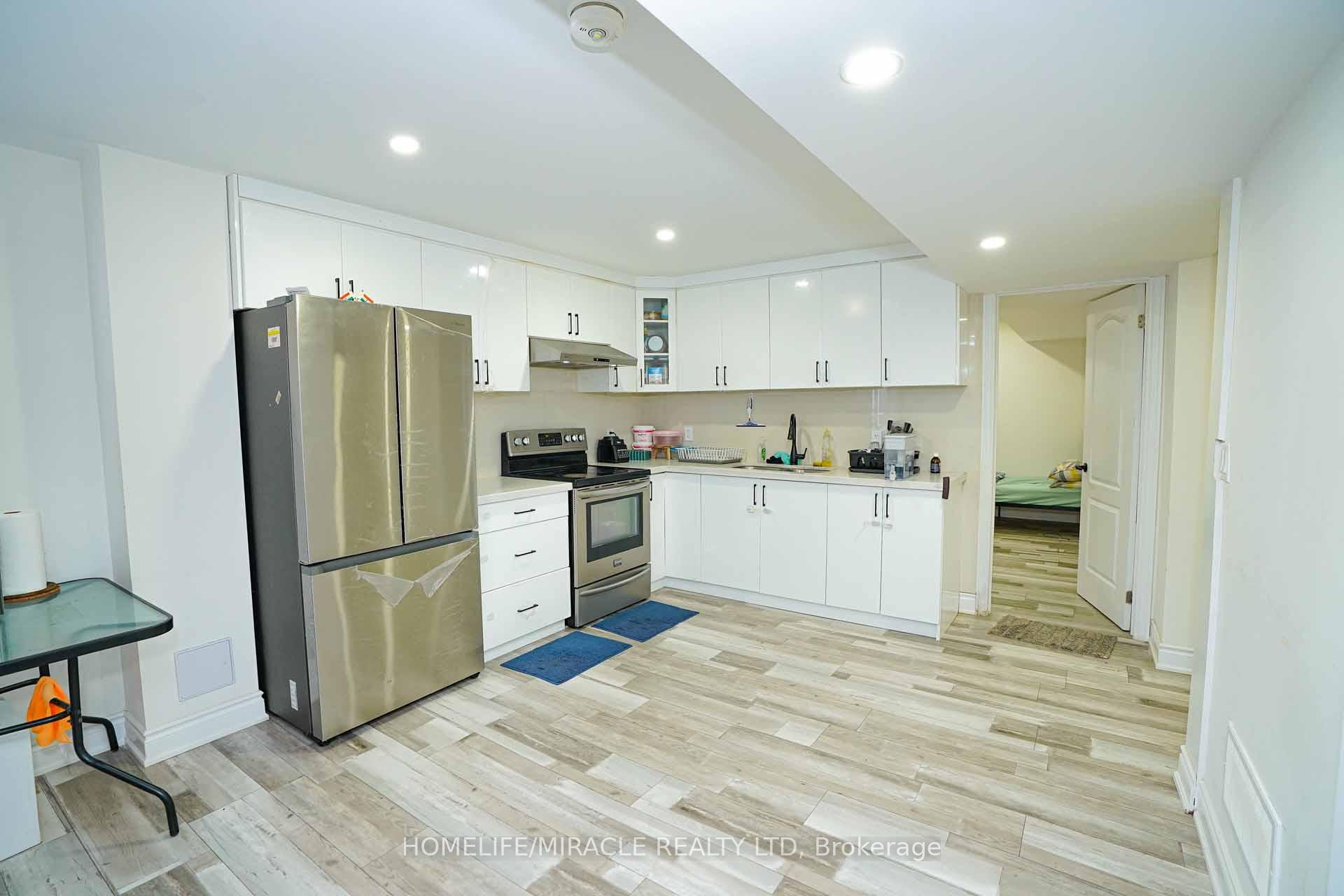 Photo 40 of 6 Belladonna Circle, Brampton, Toronto Gore Rural Estate — HOMEH